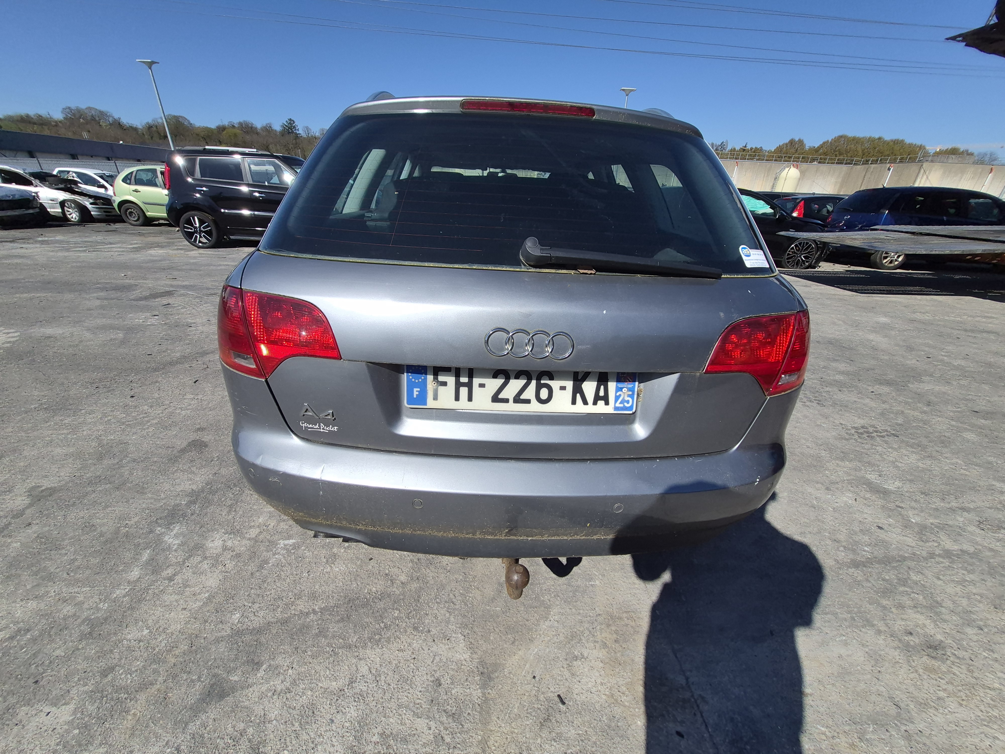 Porte avant gauche pour AUDI A4 2 AVANT PHASE 2 BREAK Porte avant gauche pour AUDI A4 2 AVANT PHASE 2 BREAK