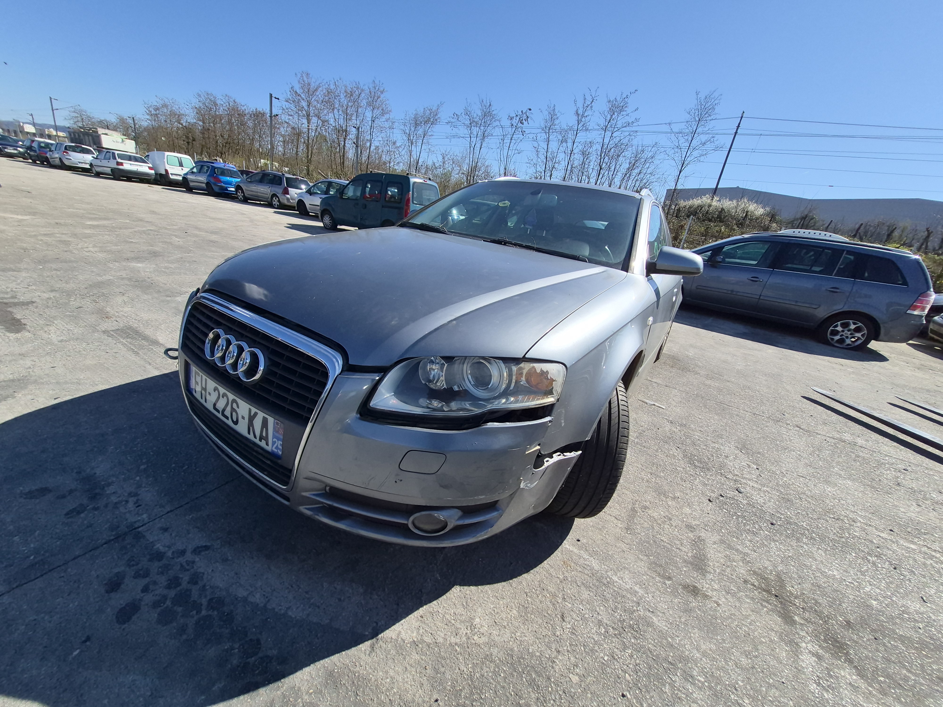 Porte avant gauche pour AUDI A4 2 AVANT PHASE 2 BREAK Porte avant gauche pour AUDI A4 2 AVANT PHASE 2 BREAK