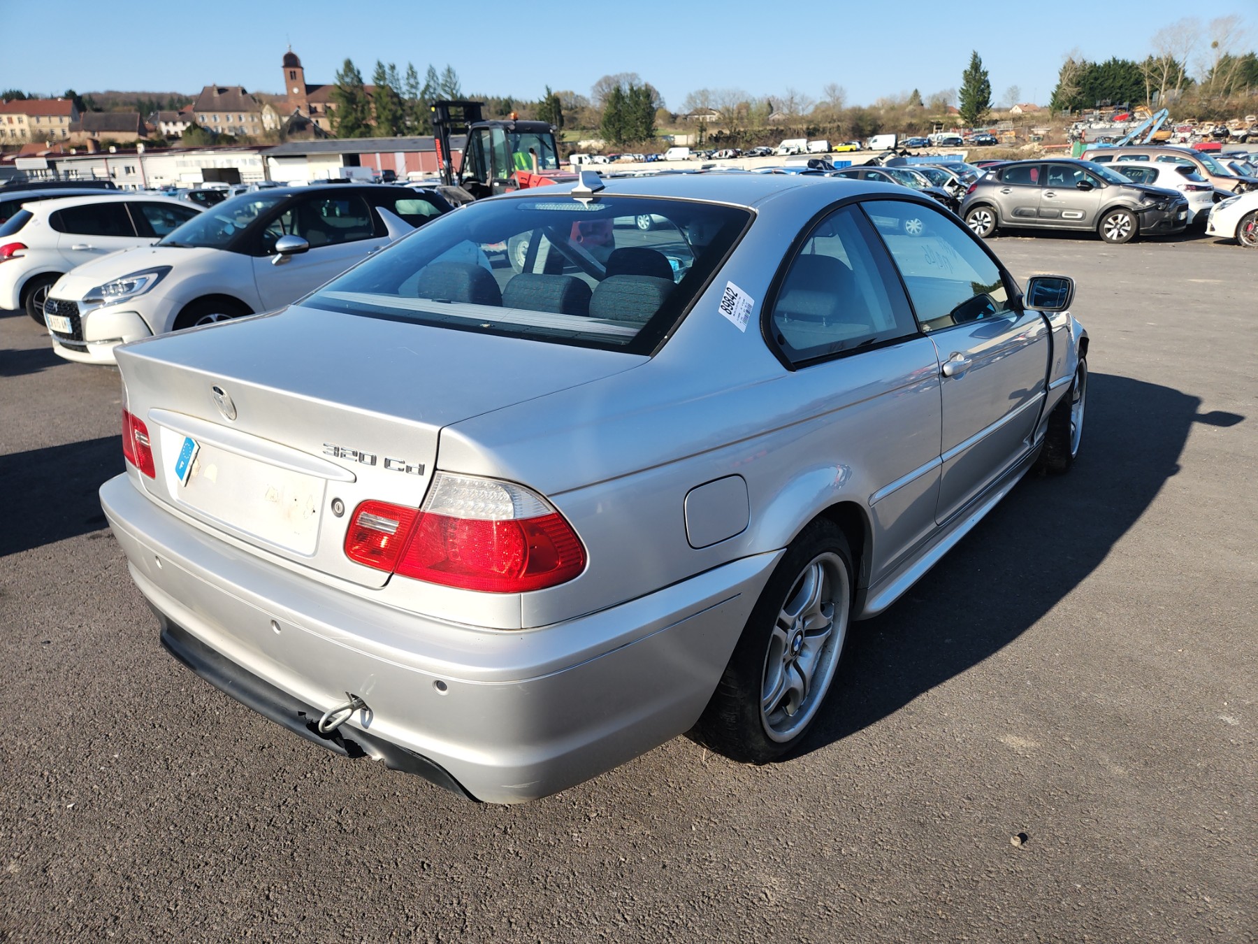 Pare boue avant gauche pour BMW SERIE 3 E46 COUPE PHASE 2 Pare boue avant gauche pour BMW SERIE 3 E46 COUPE PHASE 2