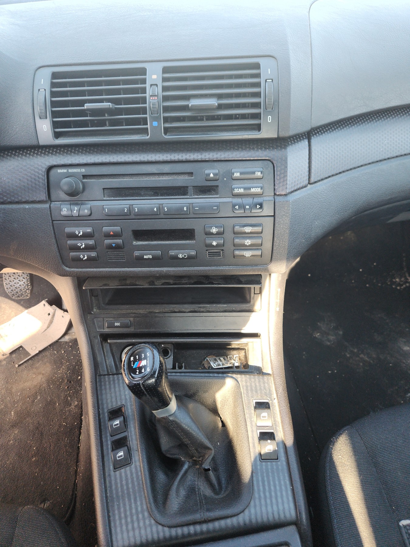 Pare boue avant gauche pour BMW SERIE 3 E46 COUPE PHASE 2 Pare boue avant gauche pour BMW SERIE 3 E46 COUPE PHASE 2
