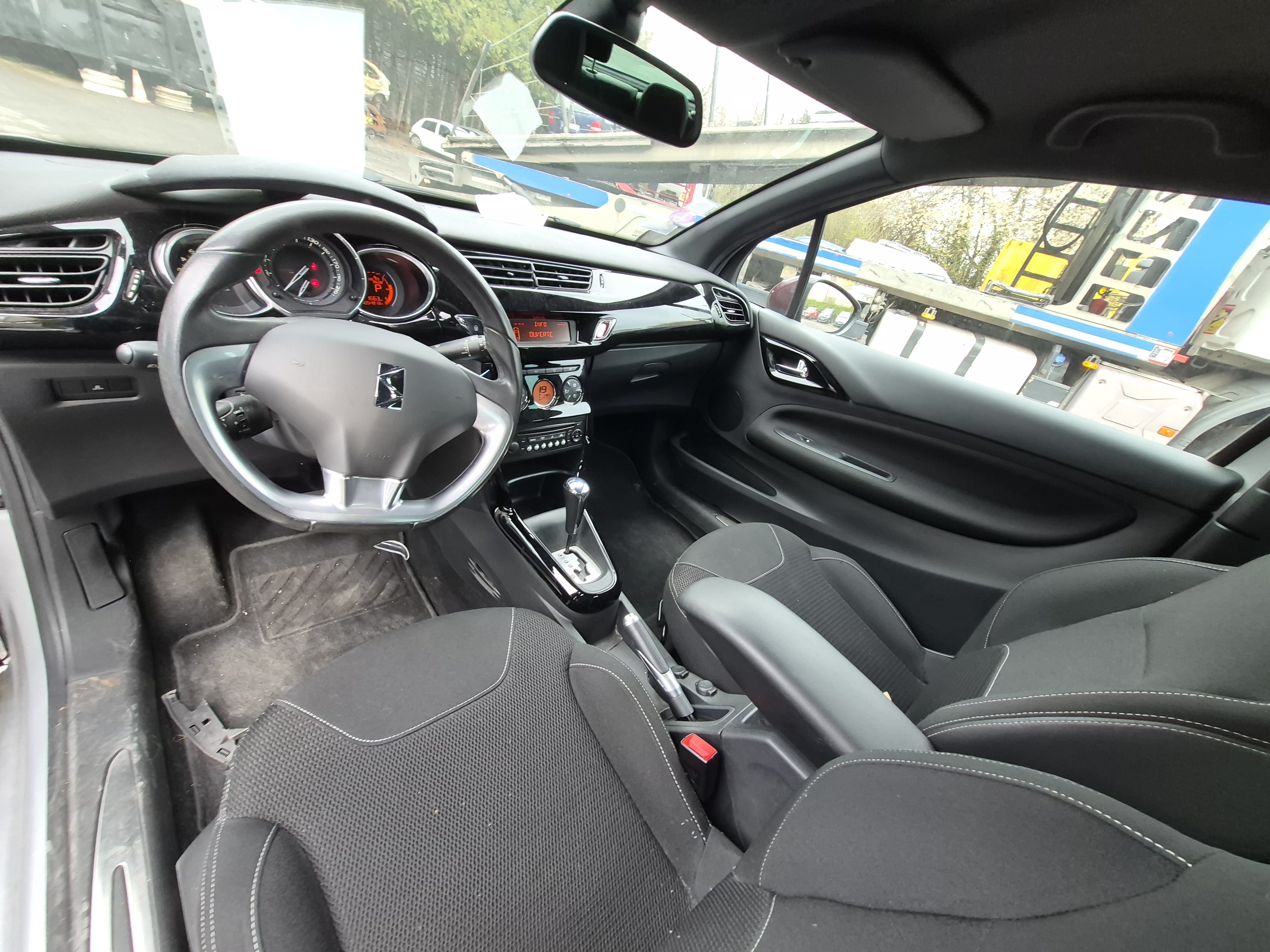 Boitier d'aide au stationnement pour CITROEN DS3 PHASE 1 Boitier d'aide au stationnement pour CITROEN DS3 PHASE 1