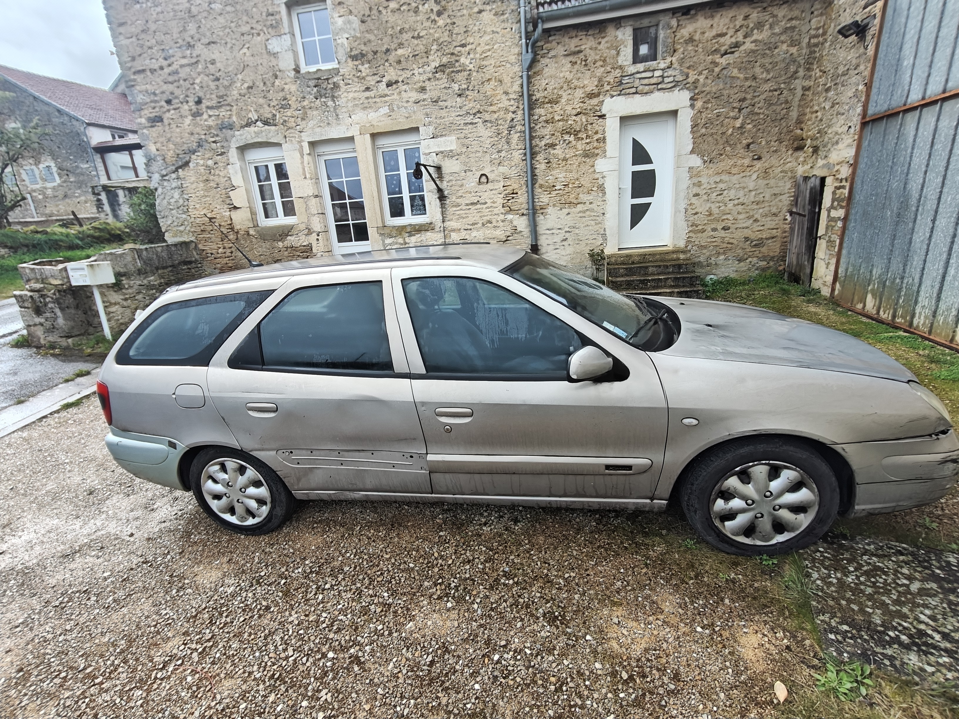 Pare choc arriere pour CITROEN XSARA PHASE 2 BREAK Pare choc arriere pour CITROEN XSARA PHASE 2 BREAK