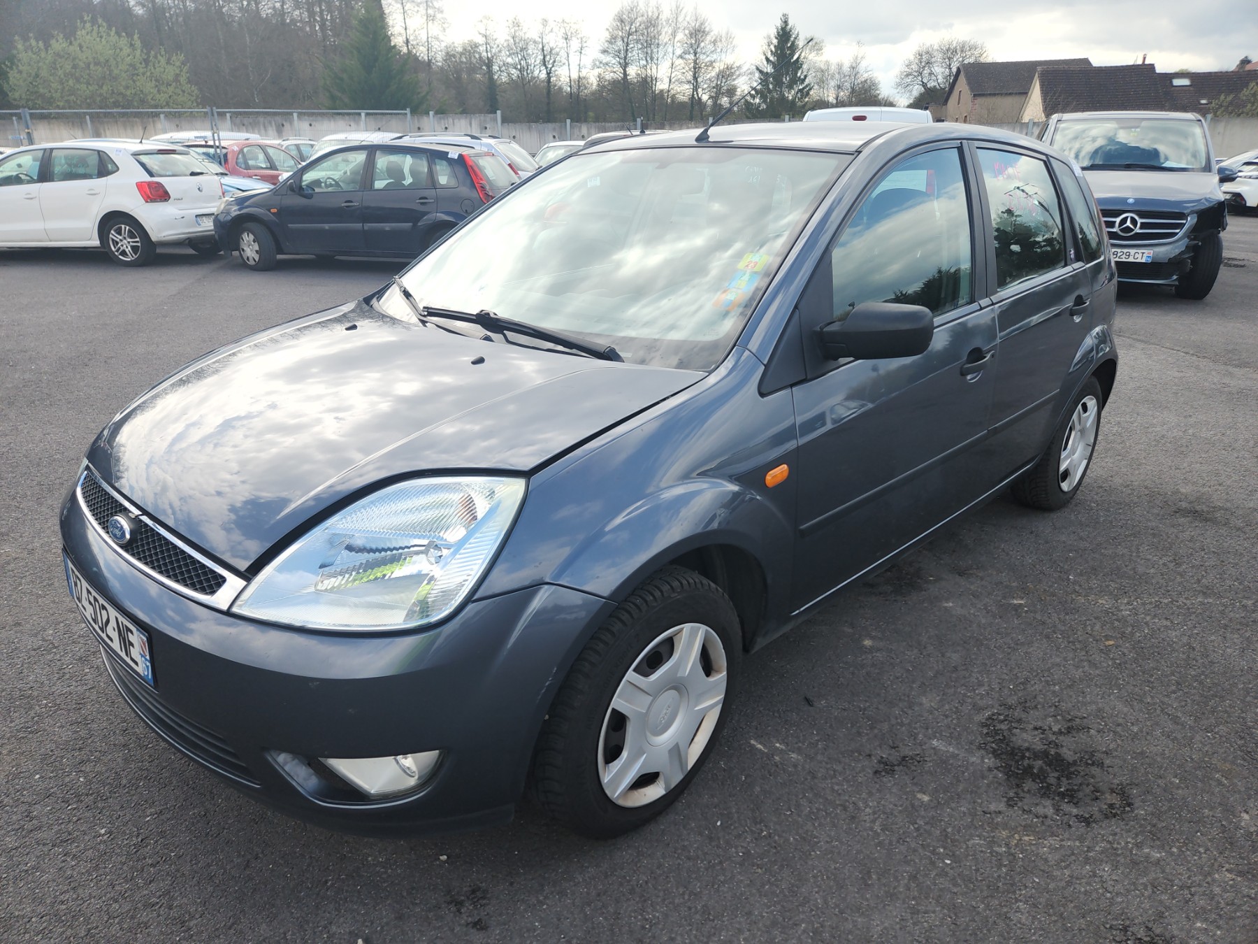 Pare choc avant pour FORD FIESTA 5 PHASE 1 Pare choc avant pour FORD FIESTA 5 PHASE 1