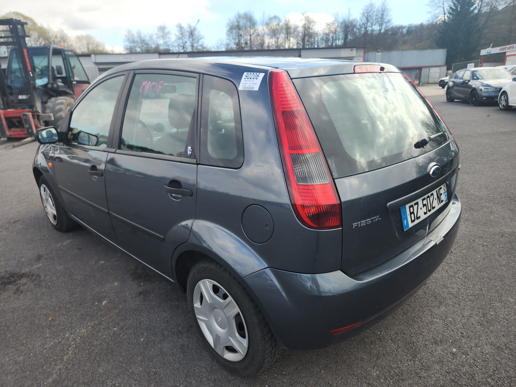 Pare choc avant pour FORD FIESTA 5 PHASE 1 Pare choc avant pour FORD FIESTA 5 PHASE 1