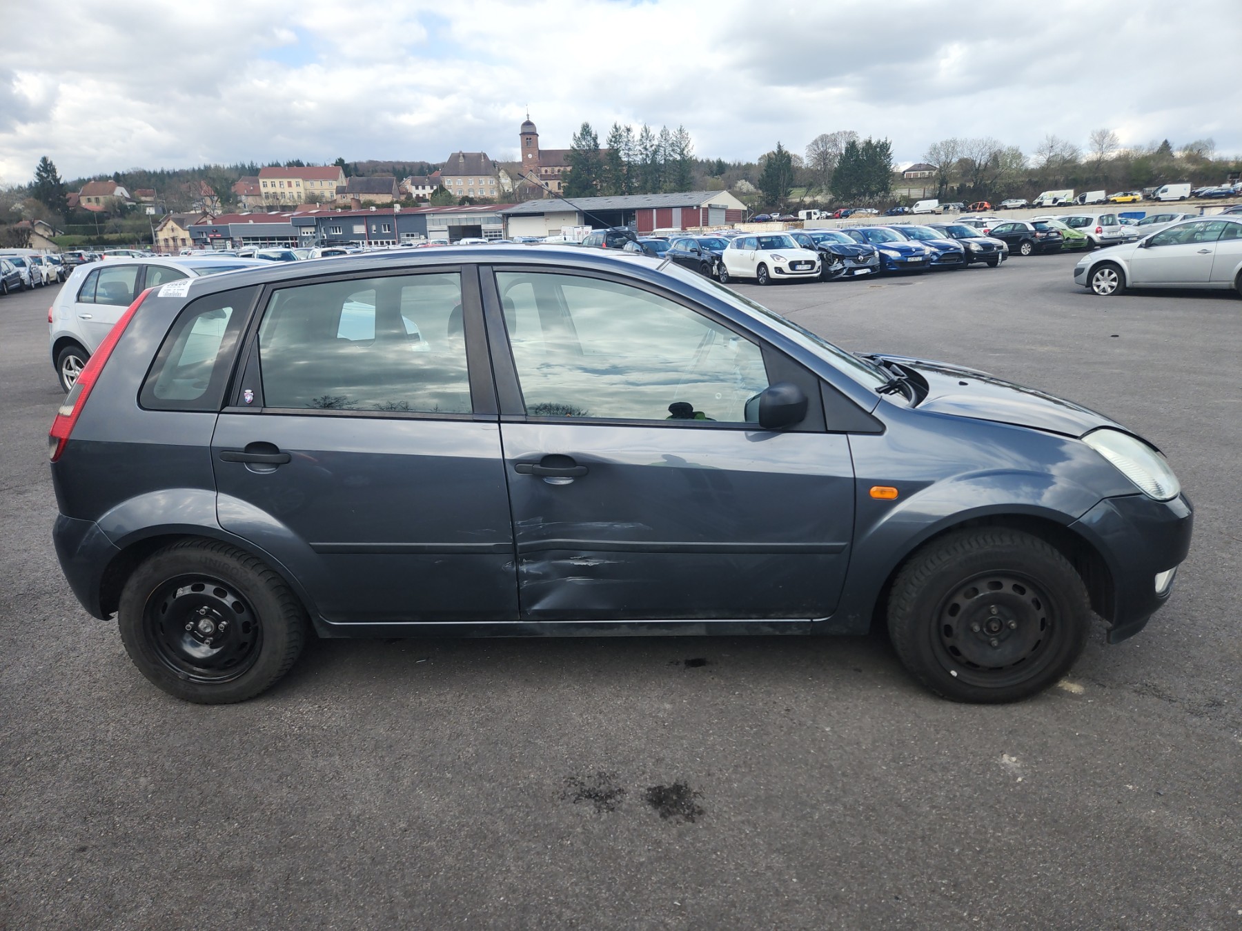 Pare choc avant pour FORD FIESTA 5 PHASE 1 Pare choc avant pour FORD FIESTA 5 PHASE 1