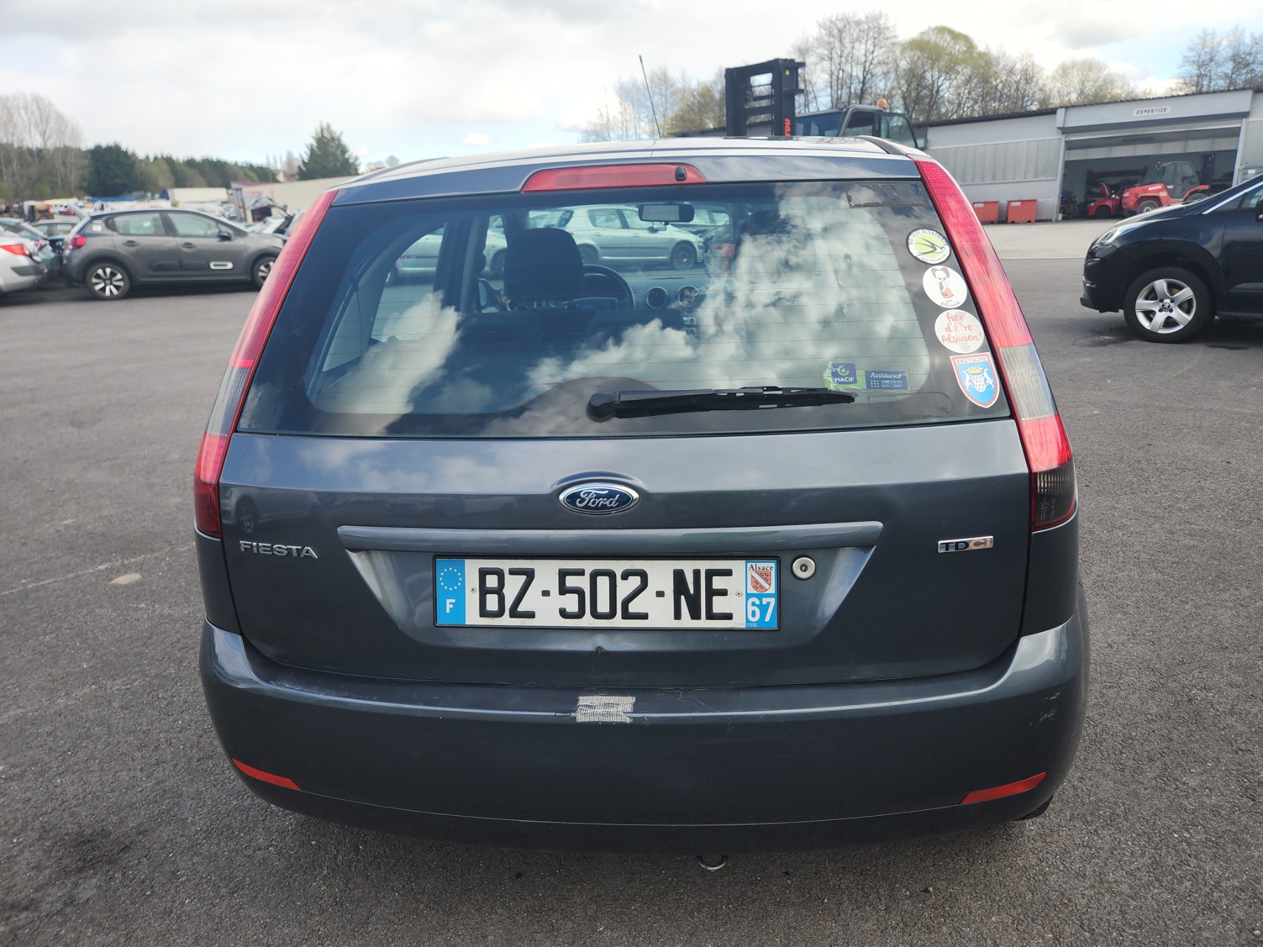 Pare choc avant pour FORD FIESTA 5 PHASE 1 Pare choc avant pour FORD FIESTA 5 PHASE 1