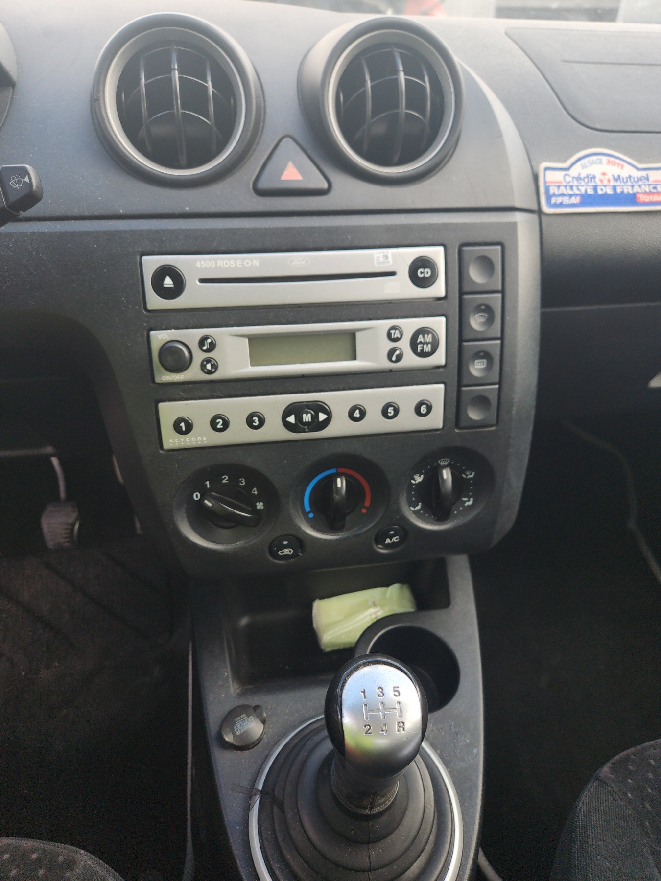 Pare choc avant pour FORD FIESTA 5 PHASE 1 Pare choc avant pour FORD FIESTA 5 PHASE 1
