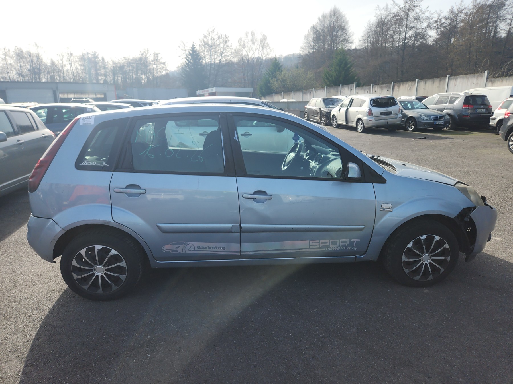 Pare choc arriere pour FORD FIESTA 5 PHASE 1 Pare choc arriere pour FORD FIESTA 5 PHASE 1
