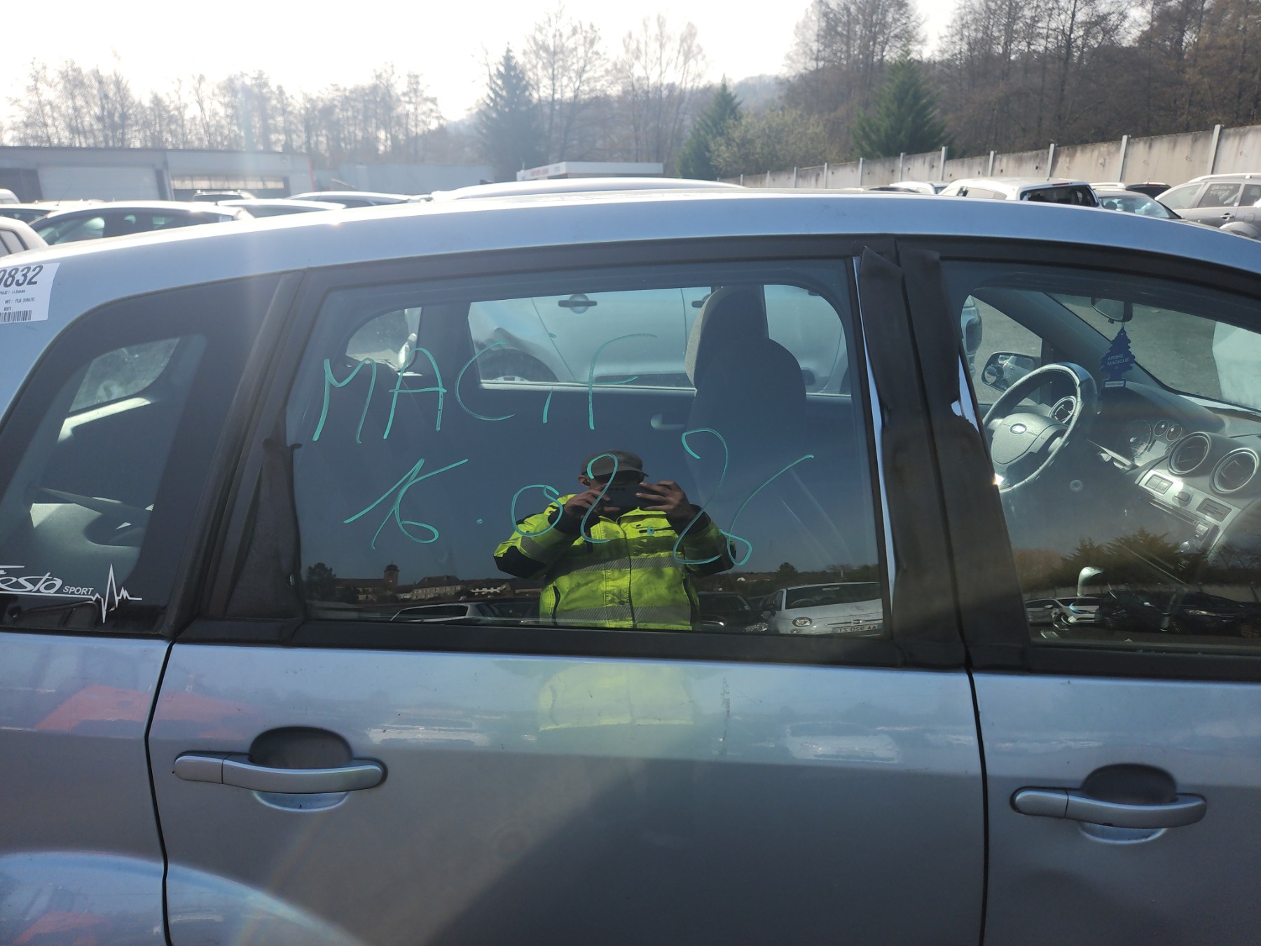 Pare choc arriere pour FORD FIESTA 5 PHASE 1 Pare choc arriere pour FORD FIESTA 5 PHASE 1