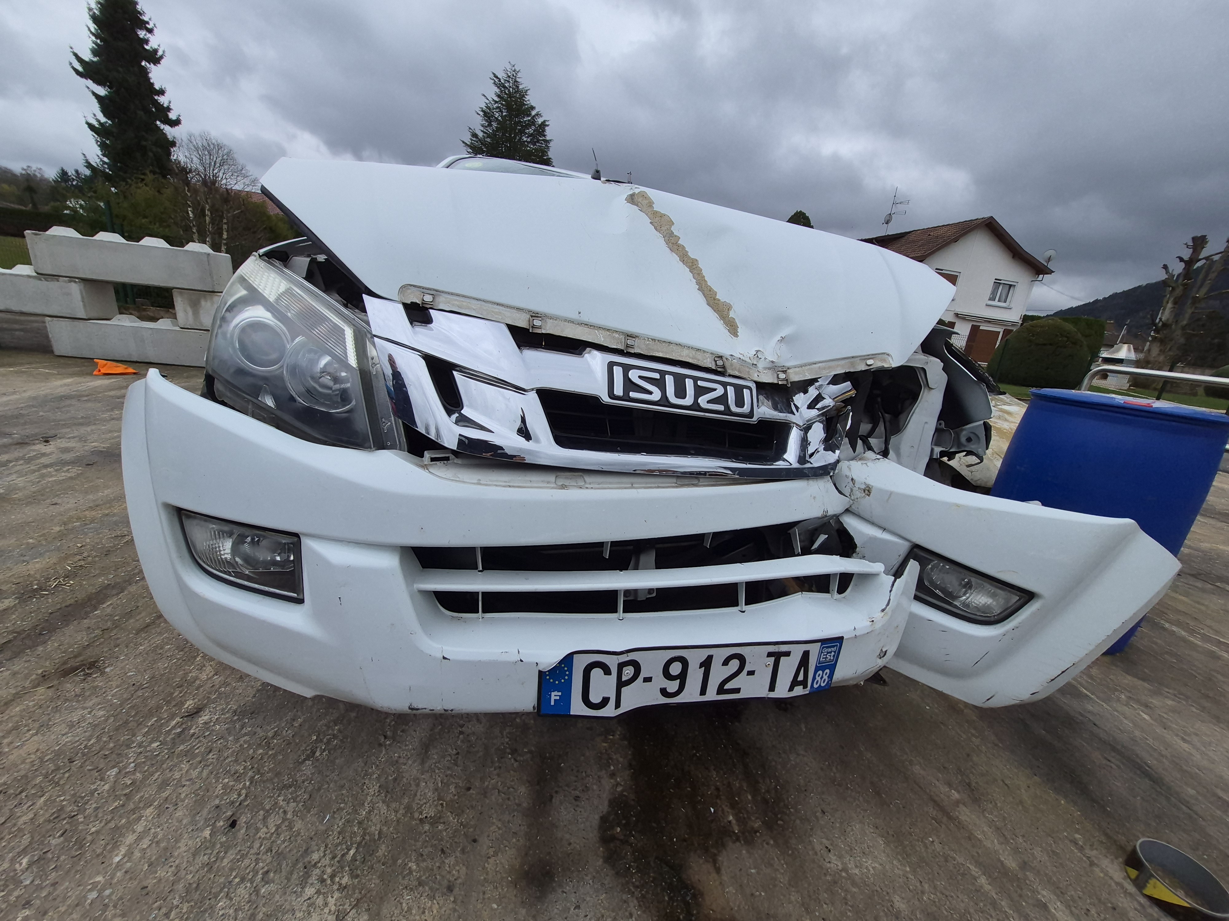 Porte avant droit pour ISUZU D-MAX 2 PHASE 1 Porte avant droit pour ISUZU D-MAX 2 PHASE 1