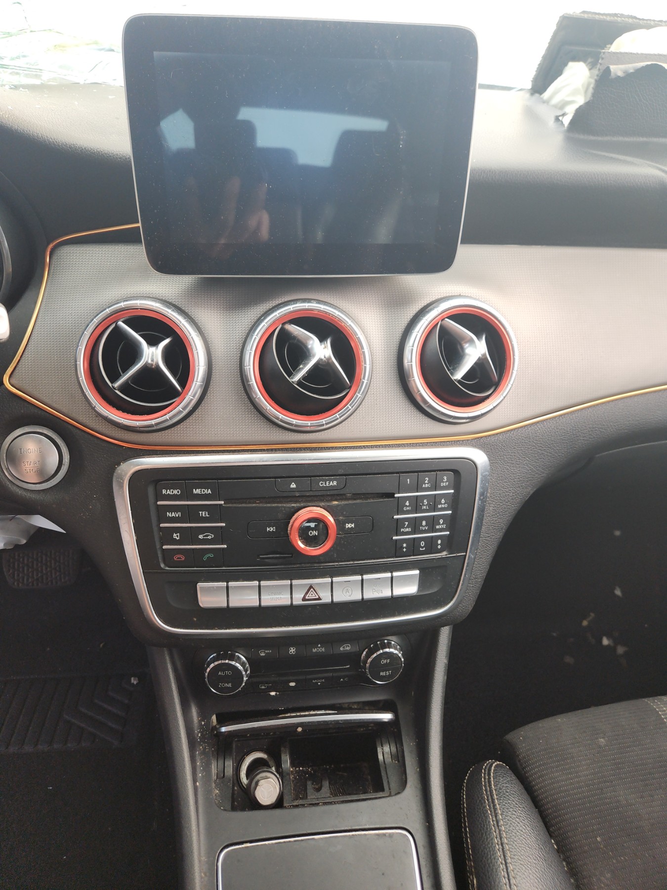 Vitre avant gauche pour MERCEDES CLASSE CLA 117 Vitre avant gauche pour MERCEDES CLASSE CLA 117