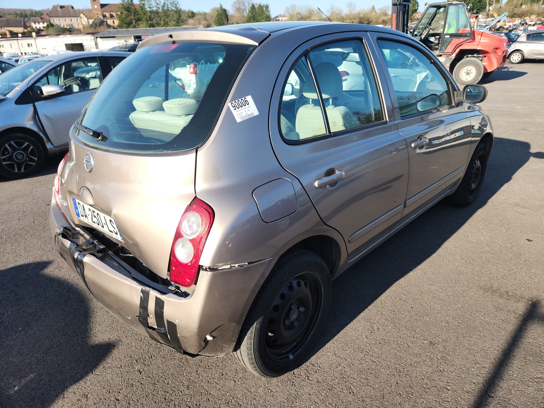 Calandre pour NISSAN MICRA 3 PHASE 2 Calandre pour NISSAN MICRA 3 PHASE 2