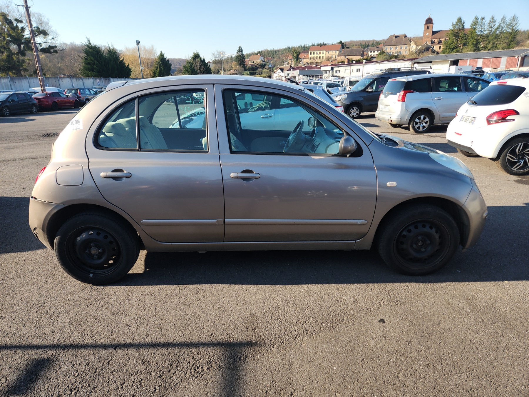 Calandre pour NISSAN MICRA 3 PHASE 2 Calandre pour NISSAN MICRA 3 PHASE 2