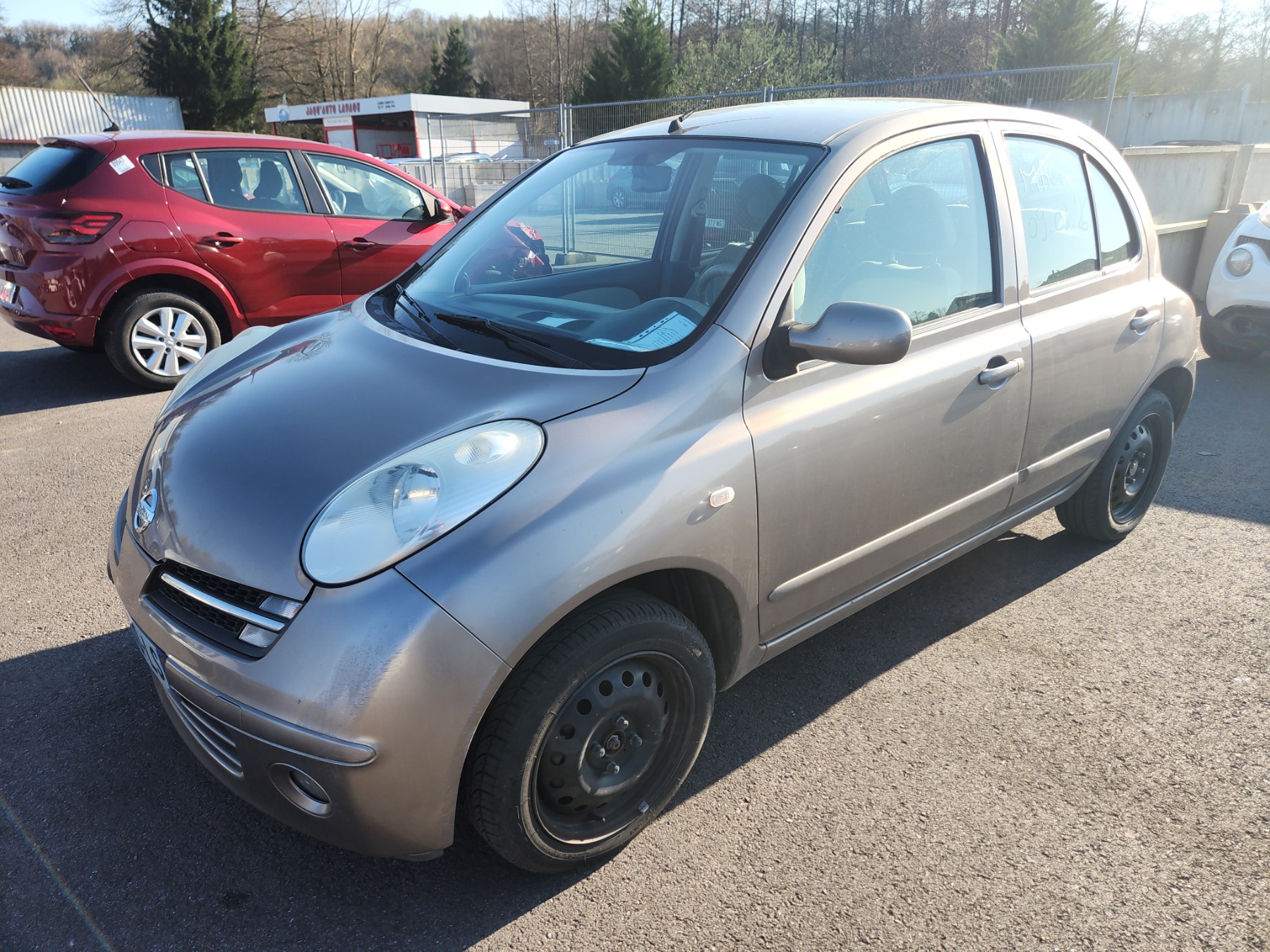 Calandre pour NISSAN MICRA 3 PHASE 2 Calandre pour NISSAN MICRA 3 PHASE 2