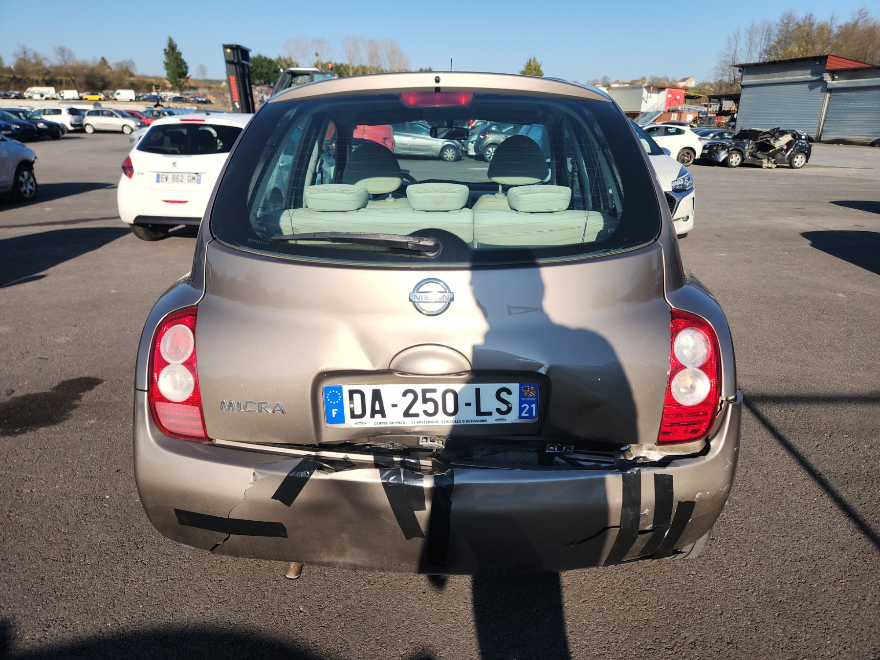 Calandre pour NISSAN MICRA 3 PHASE 2 Calandre pour NISSAN MICRA 3 PHASE 2