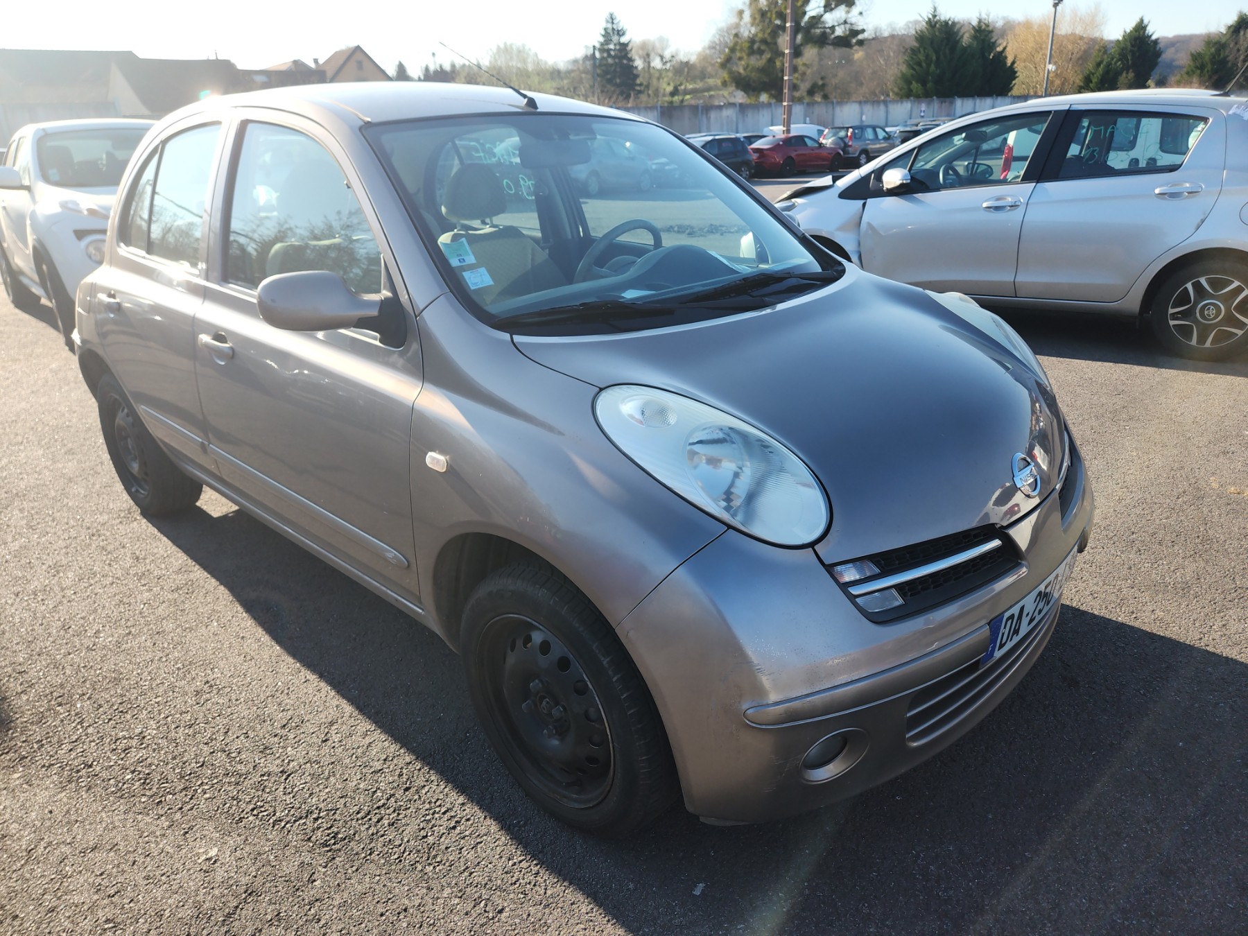 Calandre pour NISSAN MICRA 3 PHASE 2 Calandre pour NISSAN MICRA 3 PHASE 2