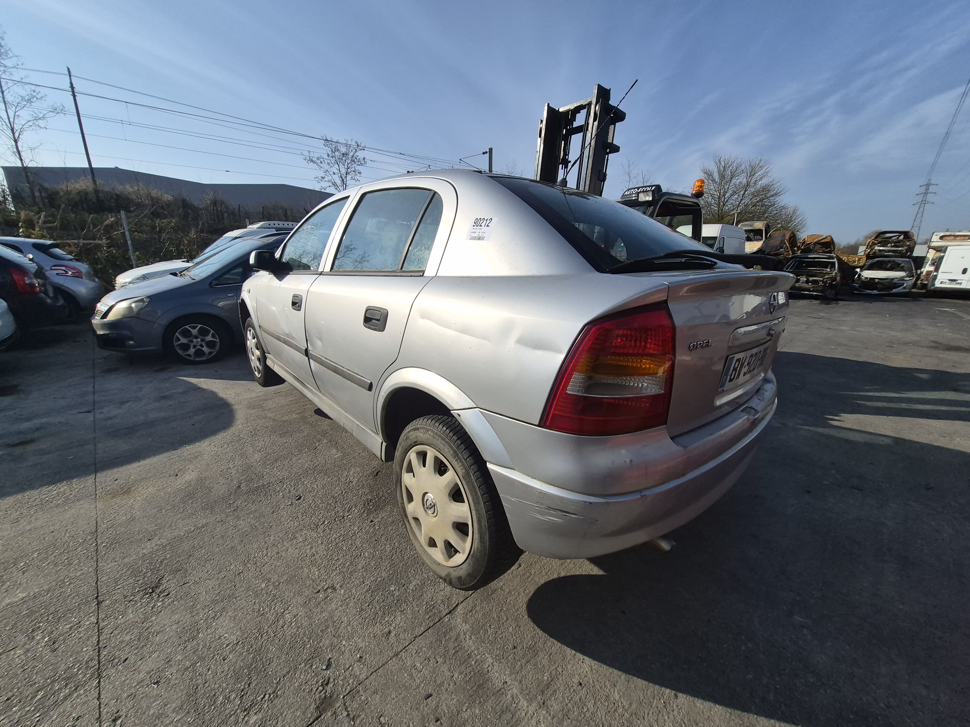 Aile avant gauche pour OPEL ASTRA G Aile avant gauche pour OPEL ASTRA G