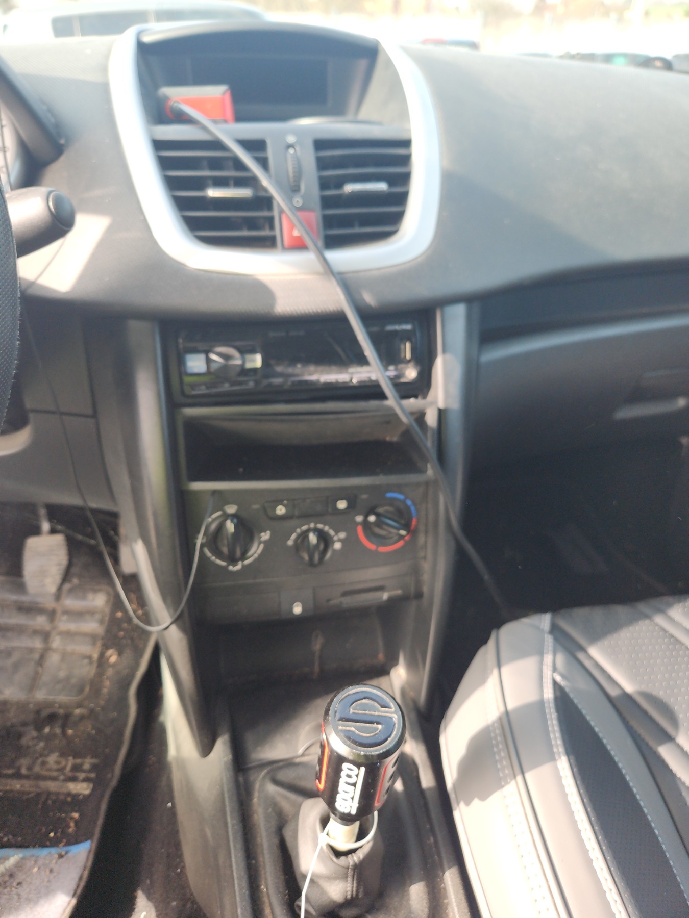 Optique avant principal gauche (feux)(phare) pour PEUGEOT 207 PHASE 1 Optique avant principal gauche (feux)(phare) pour PEUGEOT 207 PHASE 1