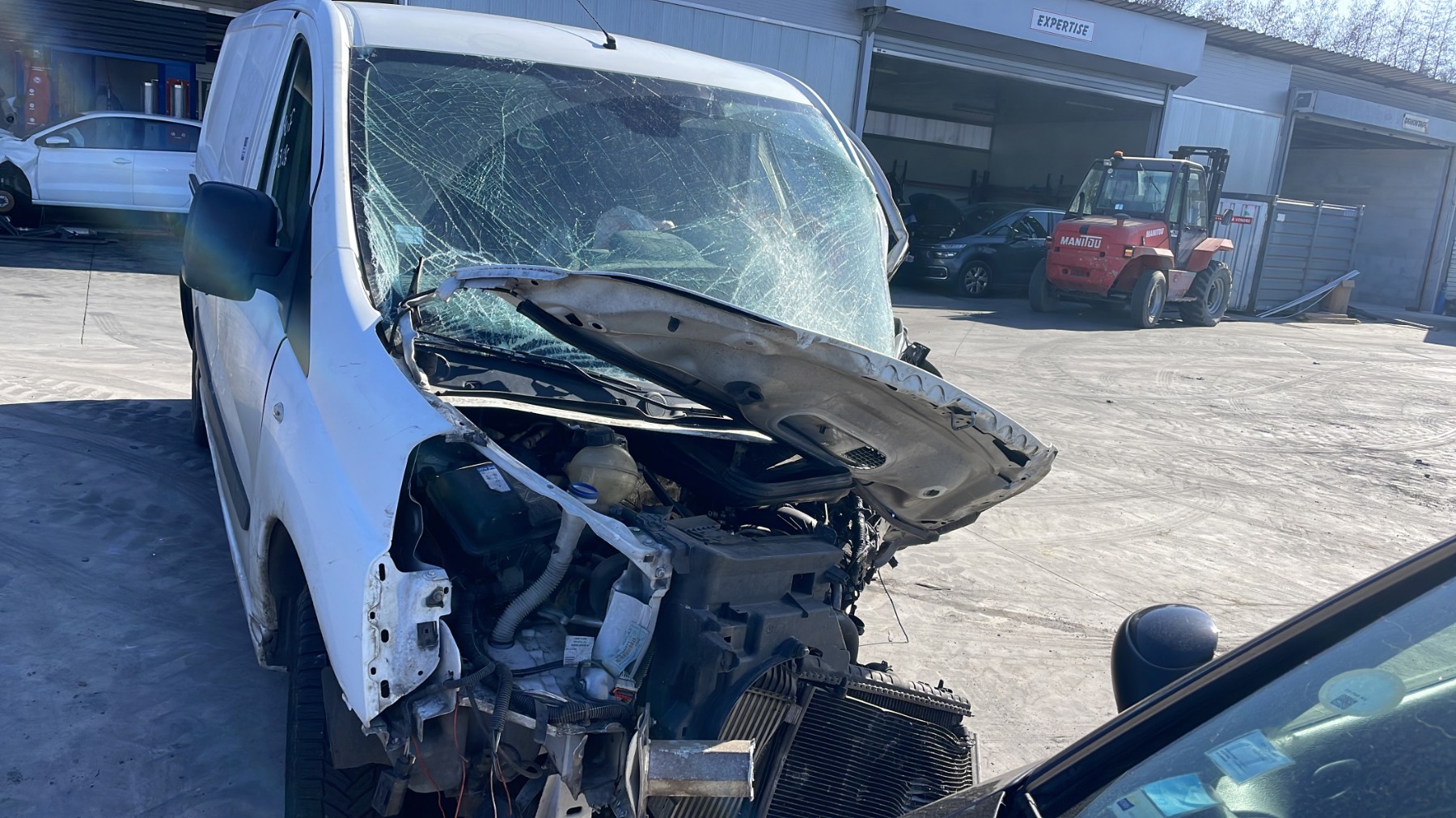 Porte avant droit pour PEUGEOT EXPERT 2 Porte avant droit pour PEUGEOT EXPERT 2