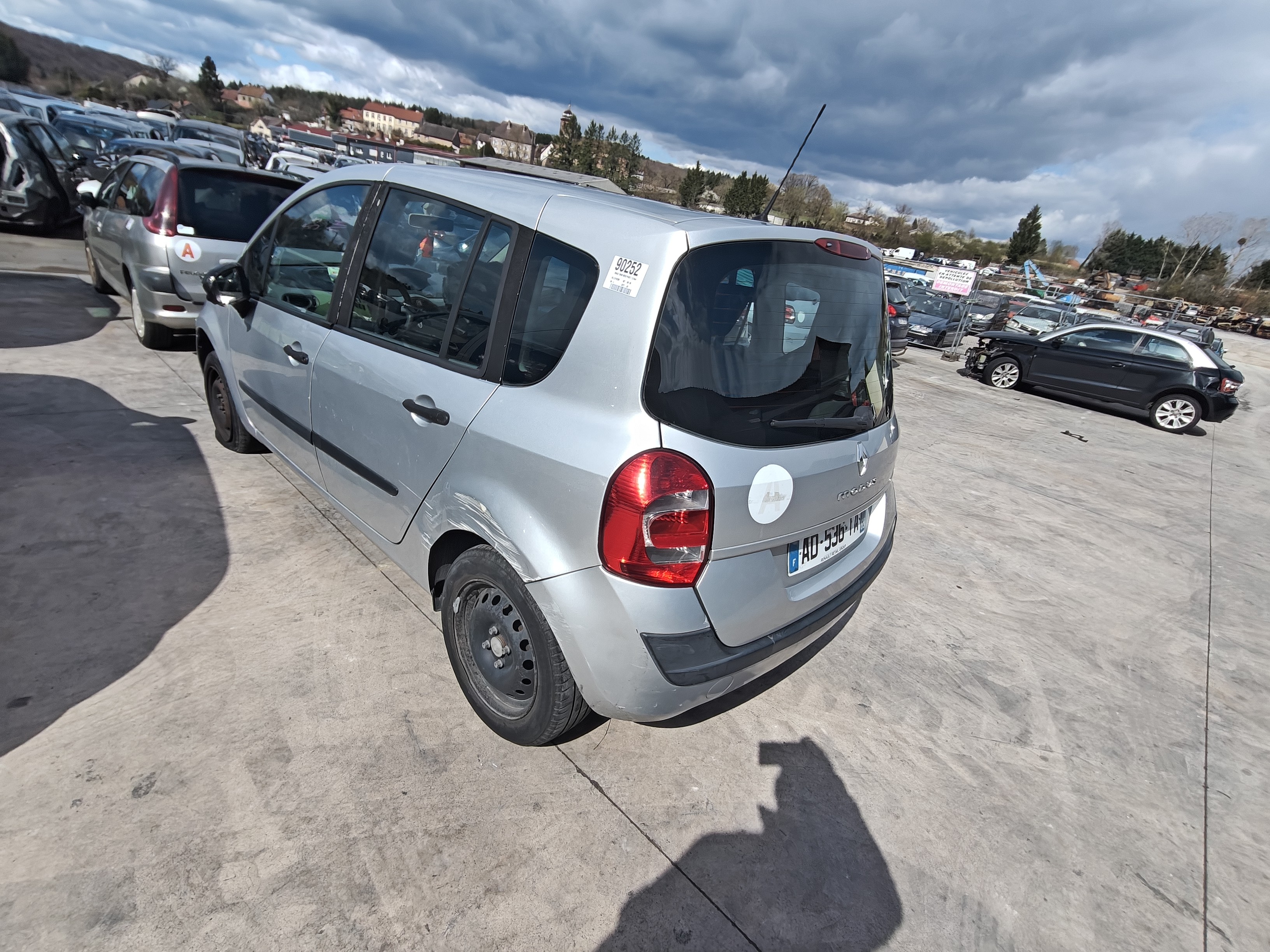 Feu arriere principal droit (feux) pour RENAULT GRAND MODUS PHASE 2 Feu arriere principal droit (feux) pour RENAULT GRAND MODUS PHASE 2
