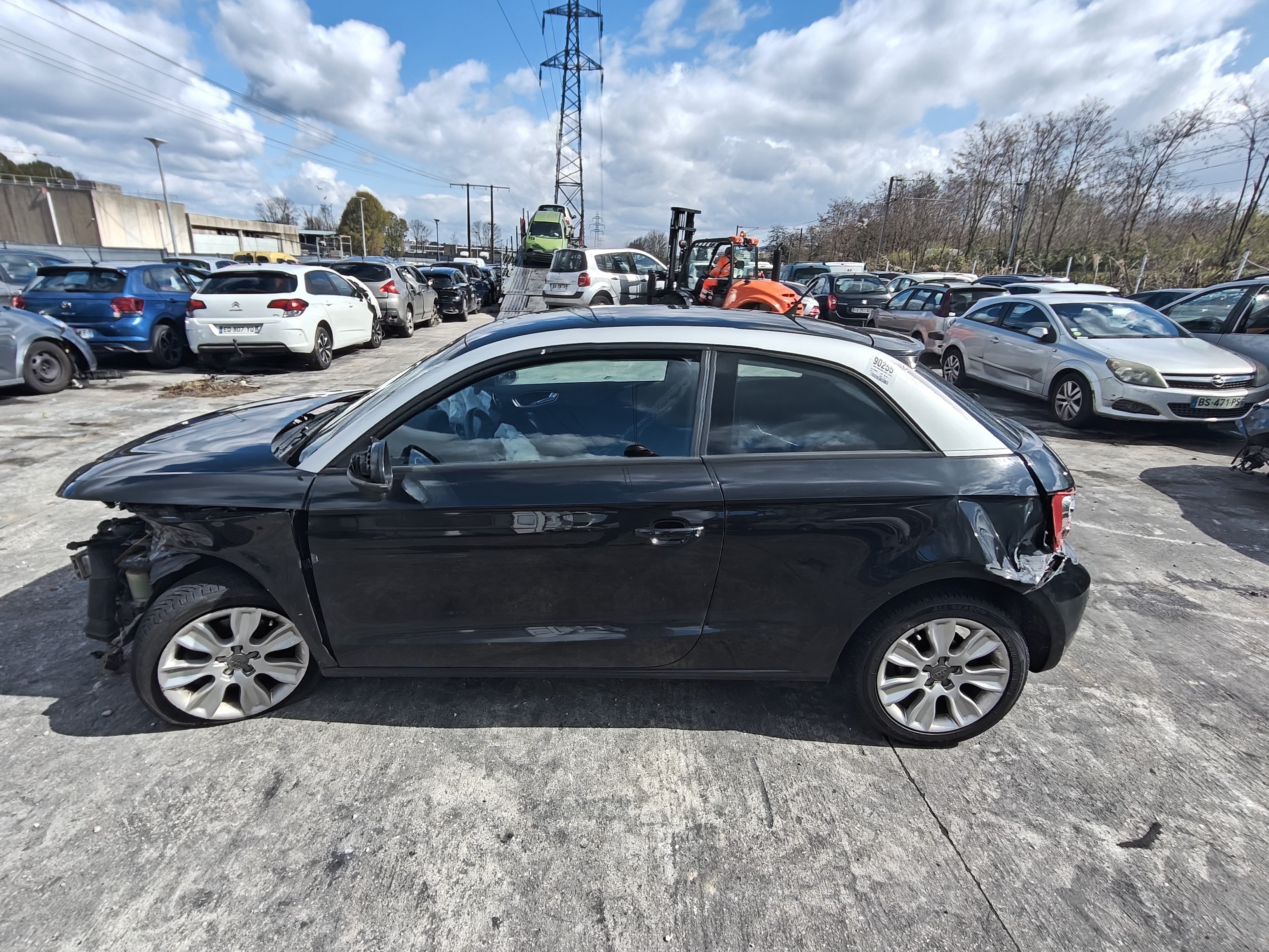 Feu arriere stop central pour AUDI A1 1 PHASE 1 Feu arriere stop central pour AUDI A1 1 PHASE 1