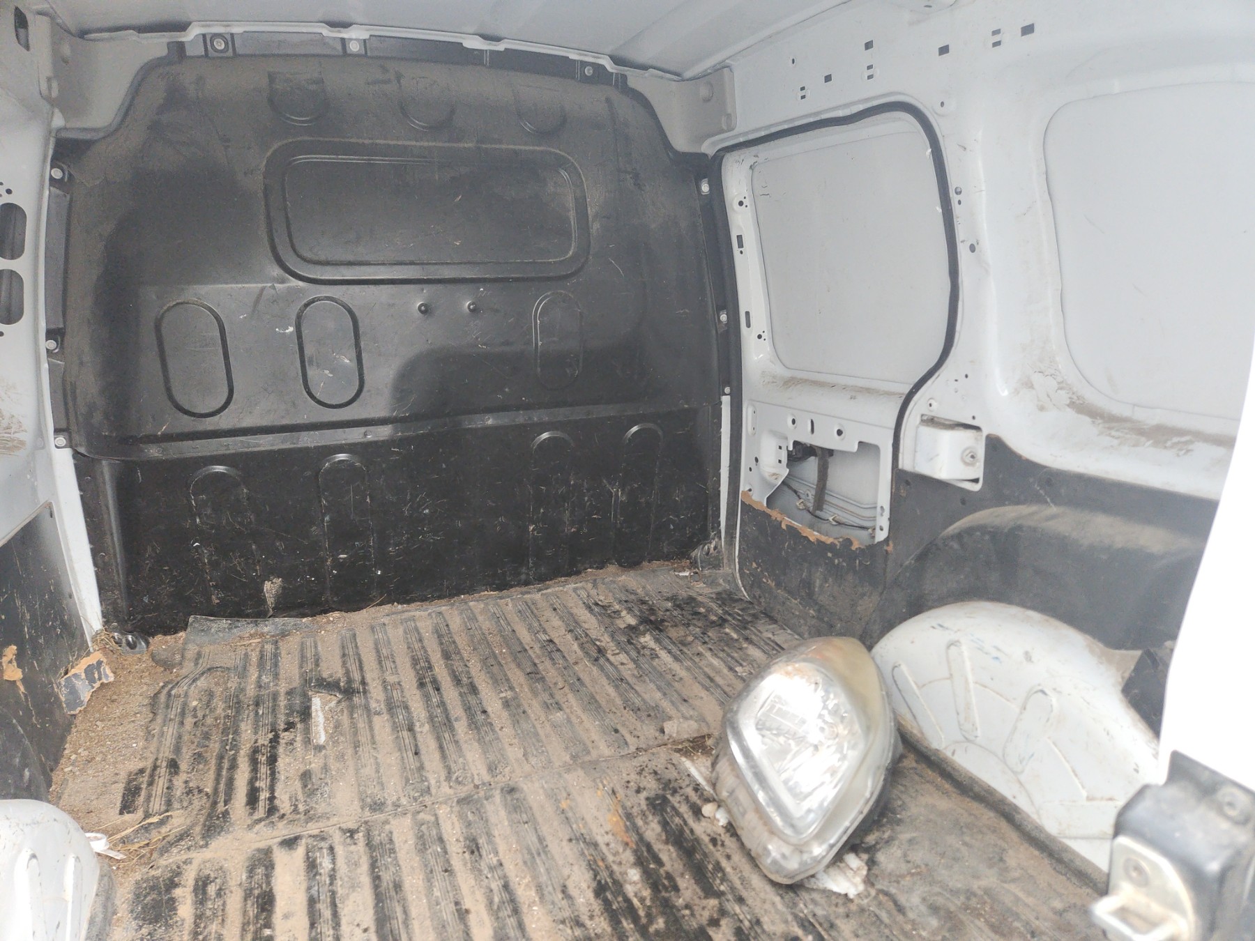 Feu arriere principal droit (feux) pour RENAULT KANGOO 2 PHASE 2 Feu arriere principal droit (feux) pour RENAULT KANGOO 2 PHASE 2