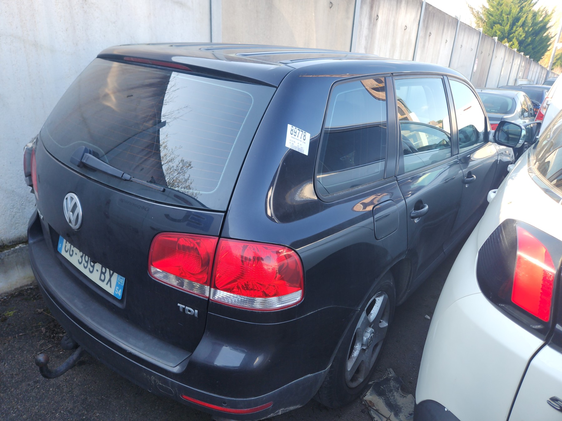 Feu arriere principal droit (feux) pour VOLKSWAGEN TOUAREG 1 PHASE 1 Feu arriere principal droit (feux) pour VOLKSWAGEN TOUAREG 1 PHASE 1