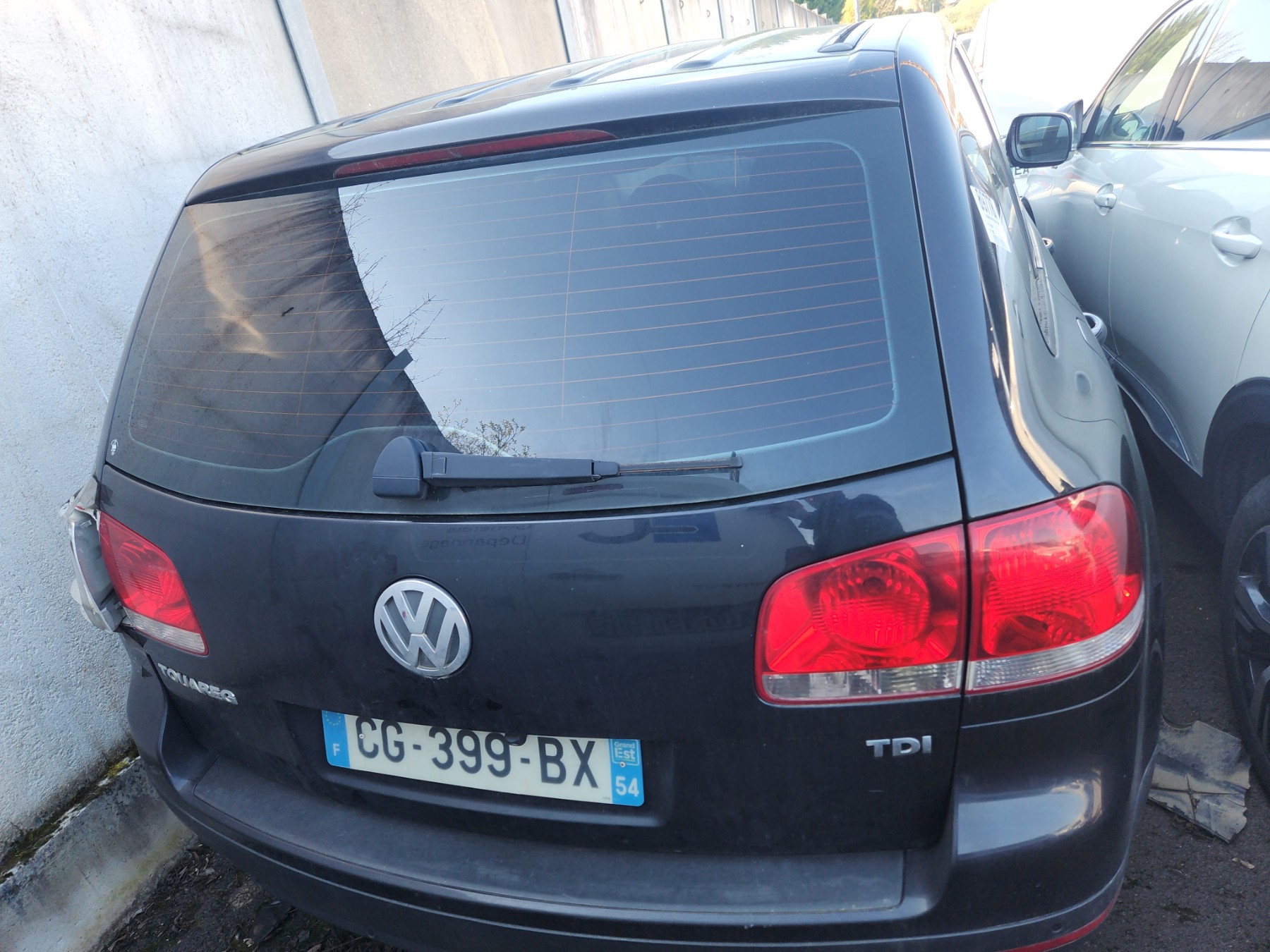 Feu arriere principal droit (feux) pour VOLKSWAGEN TOUAREG 1 PHASE 1 Feu arriere principal droit (feux) pour VOLKSWAGEN TOUAREG 1 PHASE 1