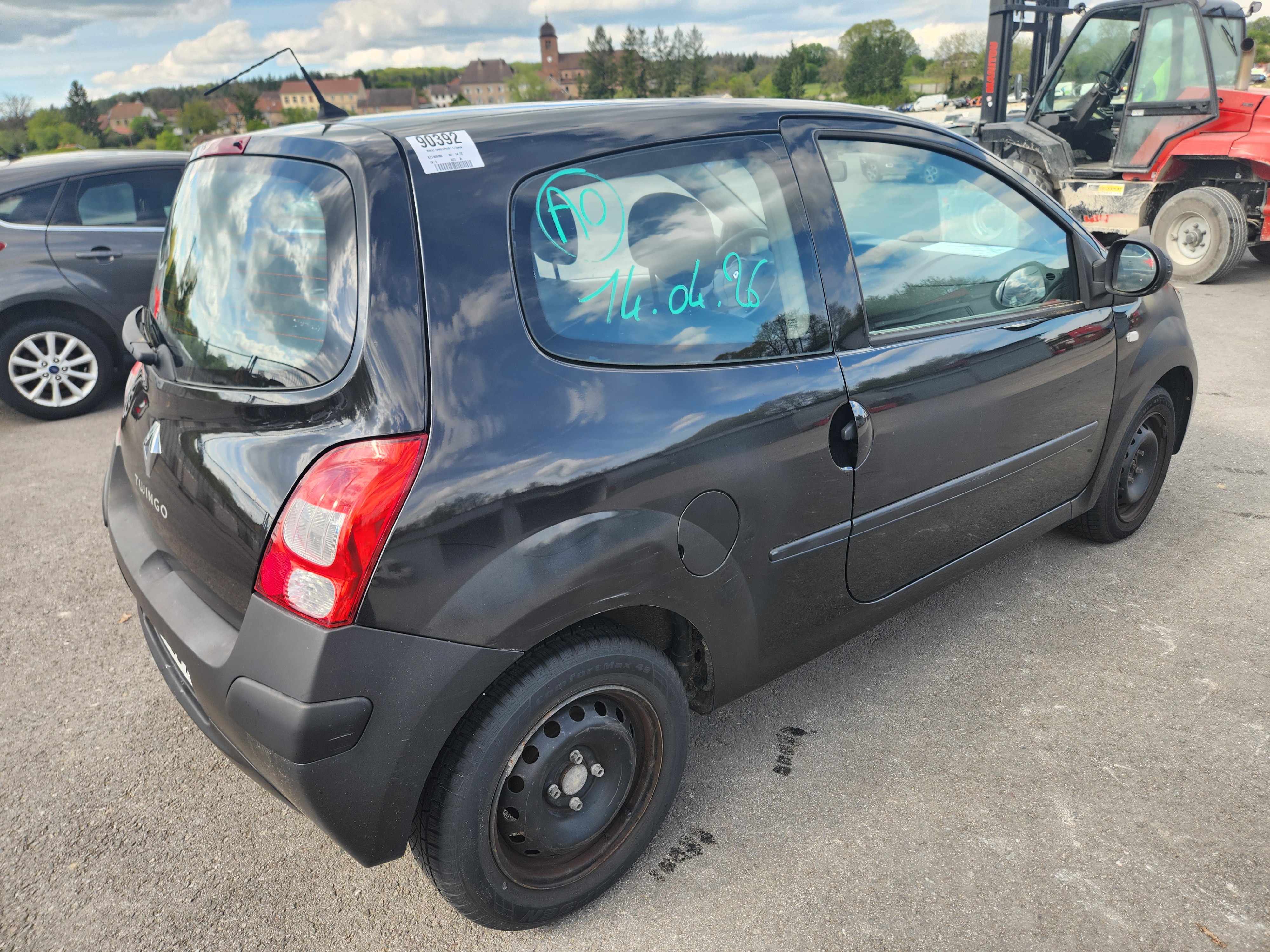 Pivot de moyeu avant droit pour RENAULT TWINGO 2 PHASE 1 Pivot de moyeu avant droit pour RENAULT TWINGO 2 PHASE 1