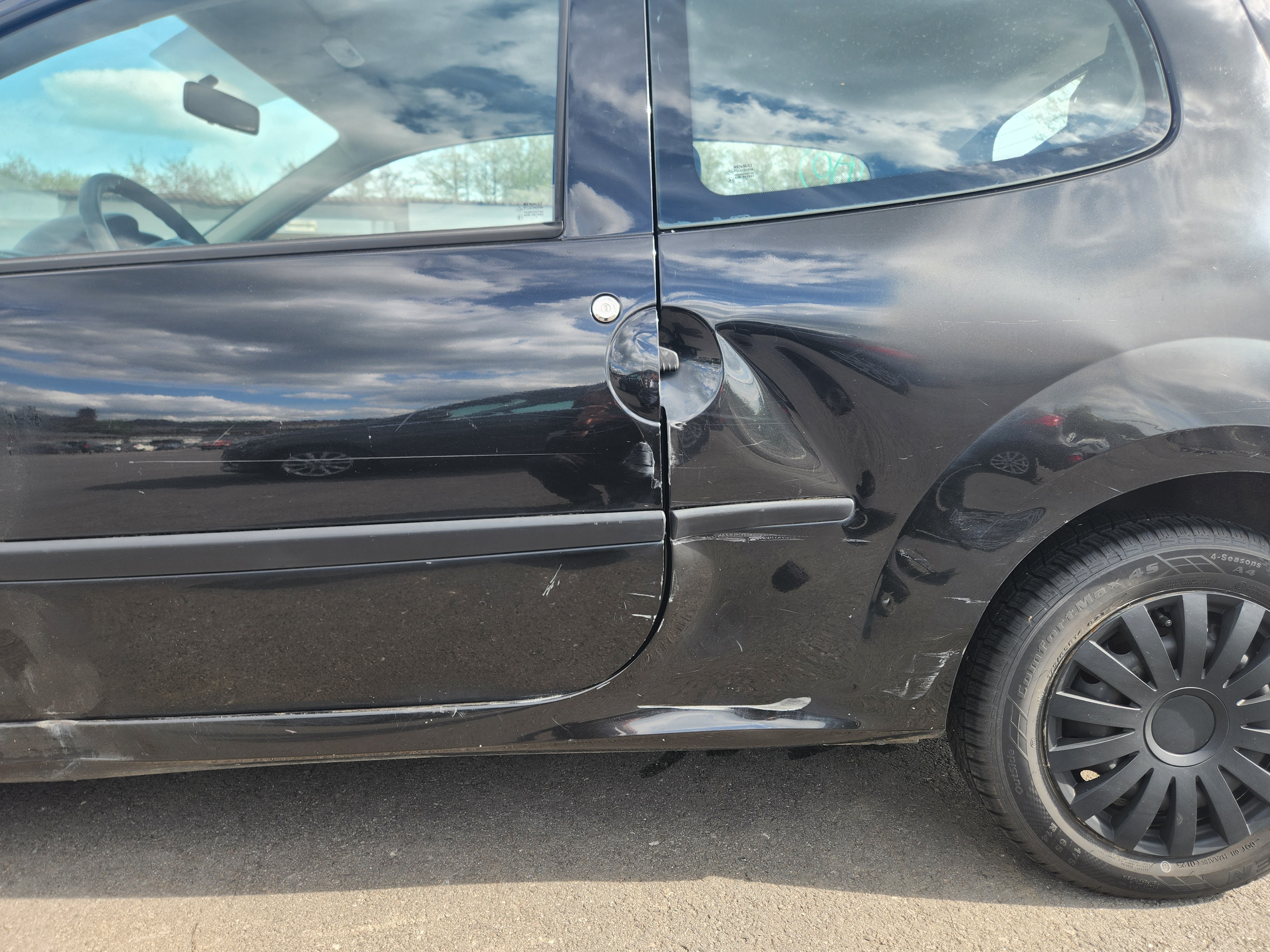 Pivot de moyeu avant droit pour RENAULT TWINGO 2 PHASE 1 Pivot de moyeu avant droit pour RENAULT TWINGO 2 PHASE 1