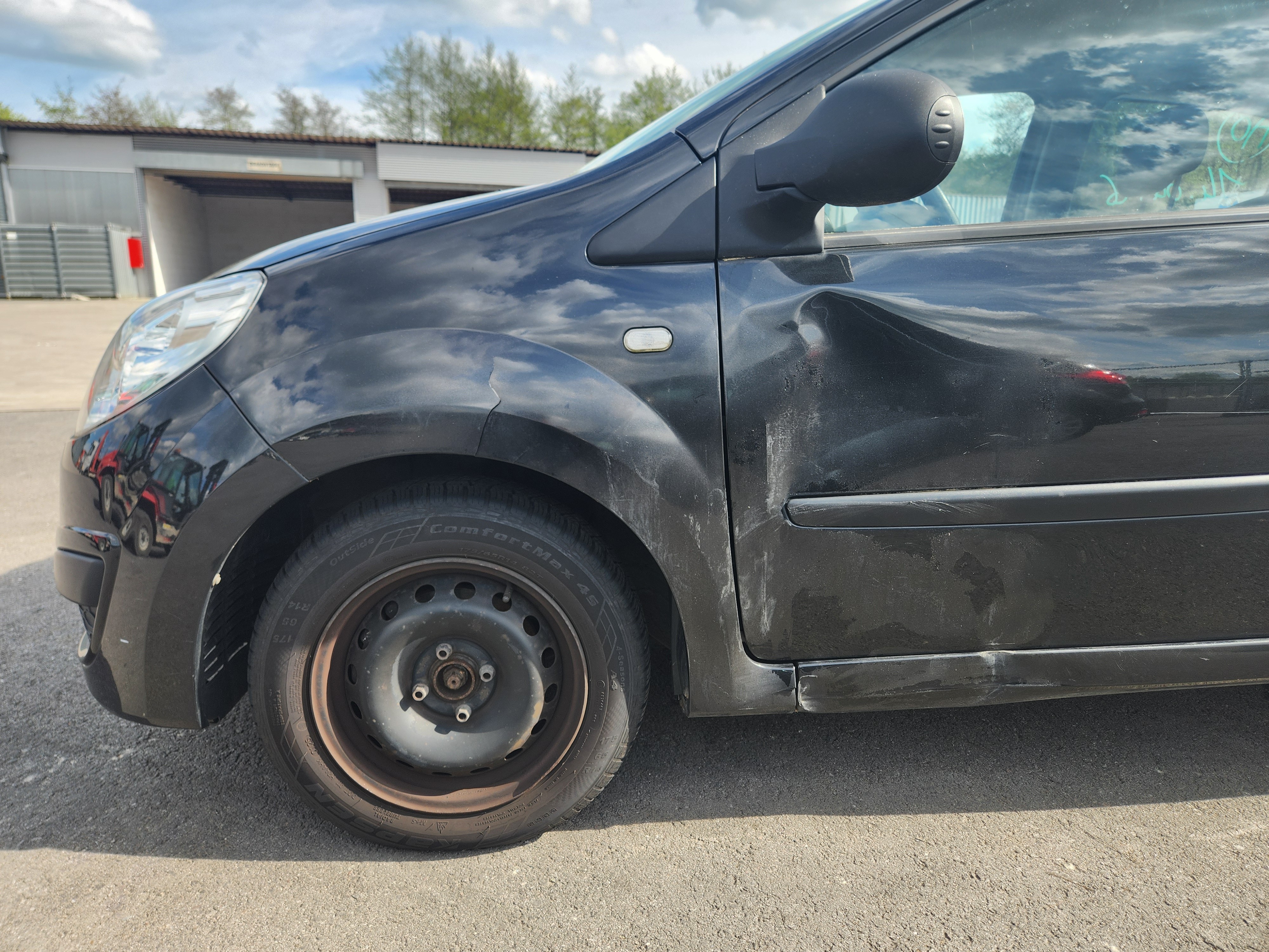 Pivot de moyeu avant droit pour RENAULT TWINGO 2 PHASE 1 Pivot de moyeu avant droit pour RENAULT TWINGO 2 PHASE 1