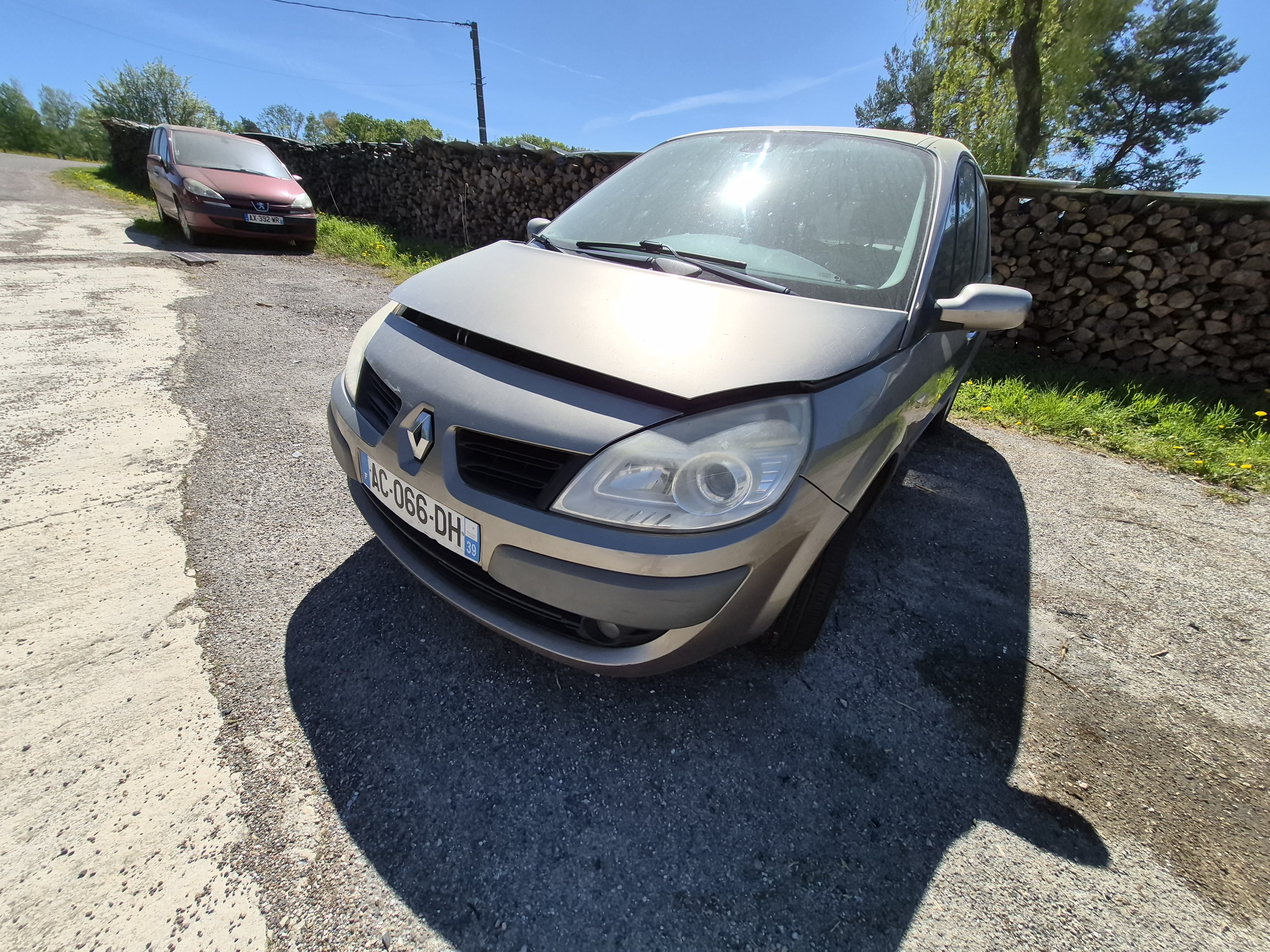 Optique avant principal gauche (feux)(phare) pour RENAULT SCENIC 2 PHASE 2 Optique avant principal gauche (feux)(phare) pour RENAULT SCENIC 2 PHASE 2