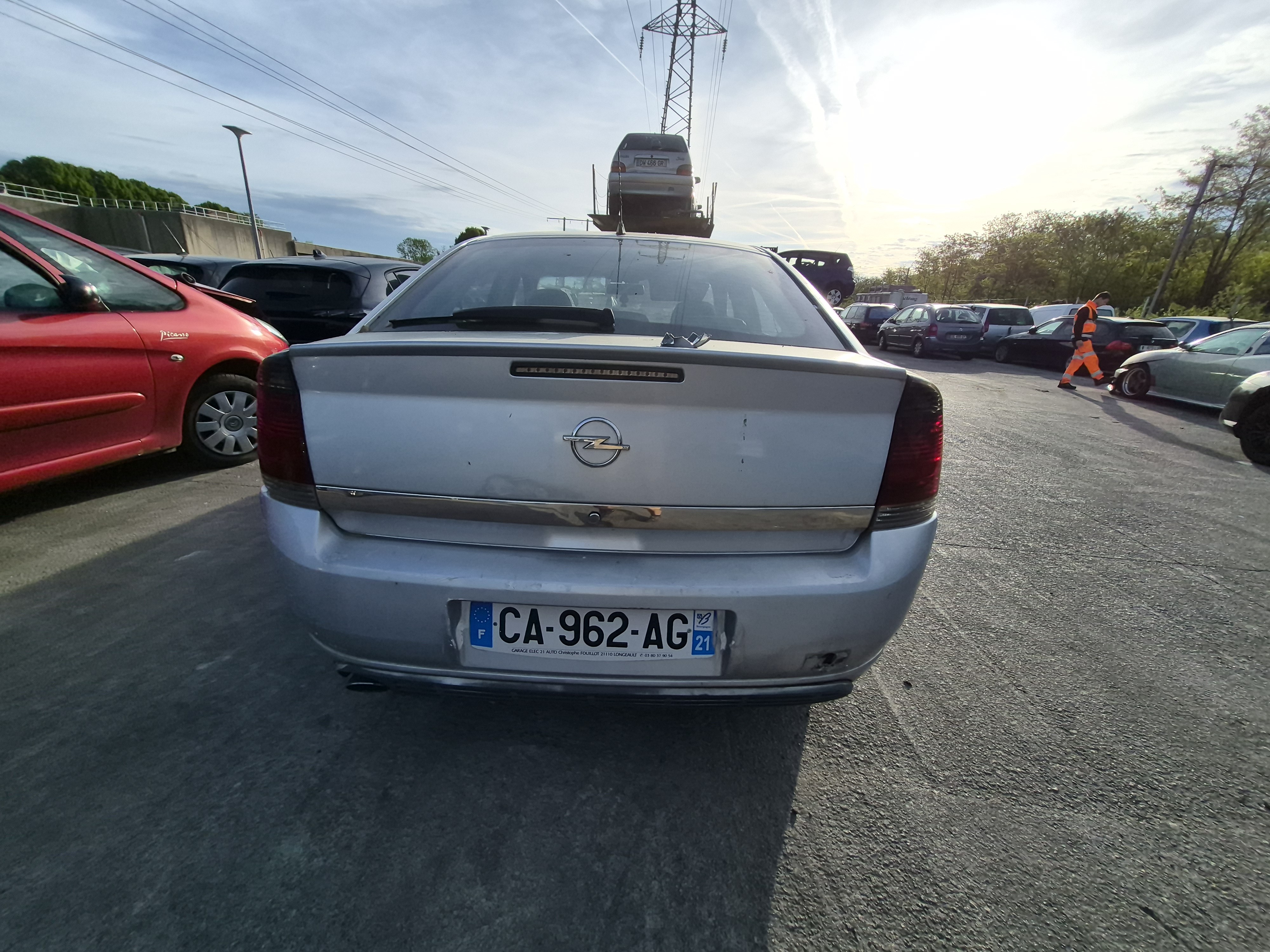 Aile avant droit pour OPEL VECTRA C PHASE 1 Aile avant droit pour OPEL VECTRA C PHASE 1