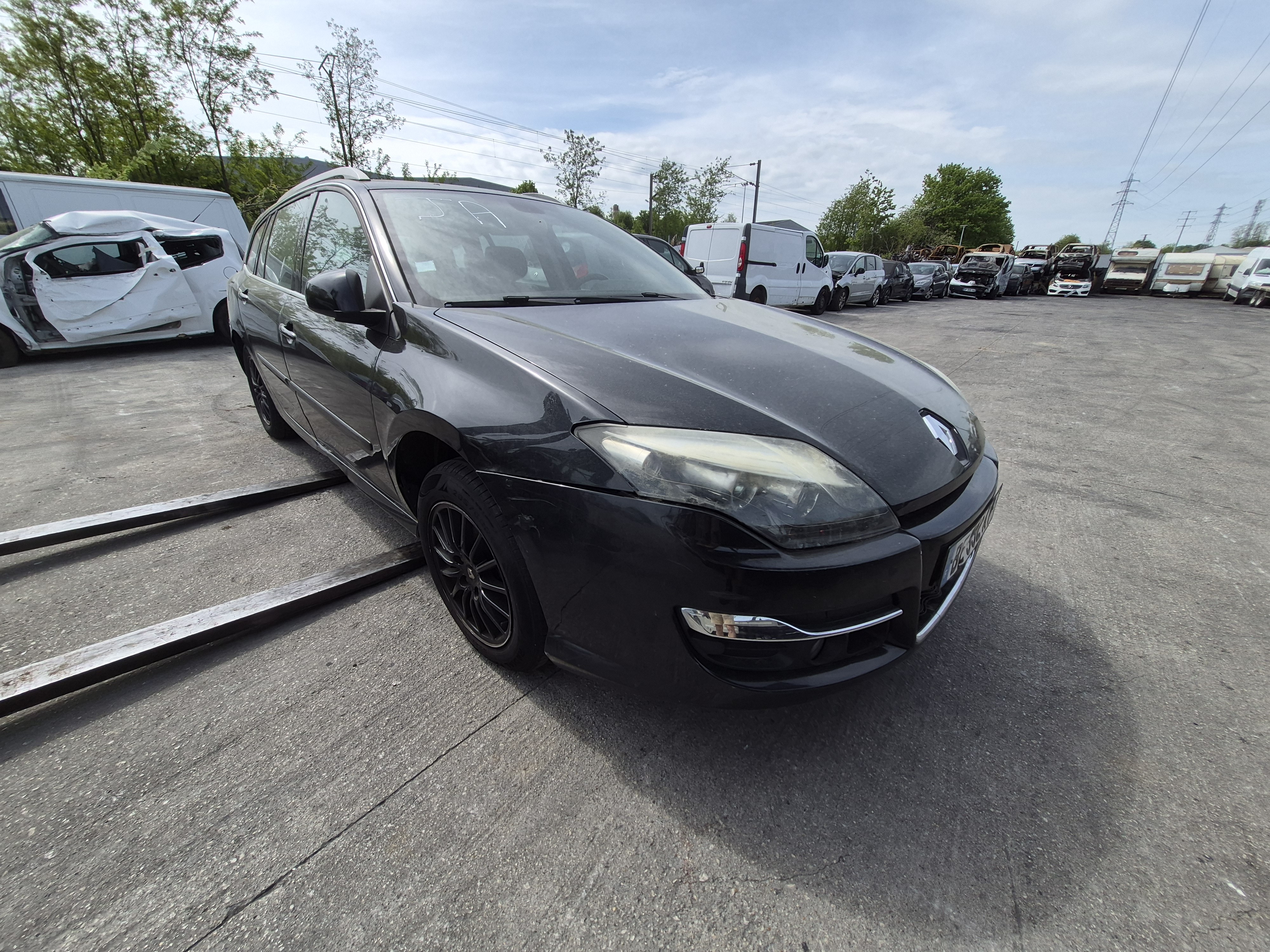 Volant pour RENAULT LAGUNA 3 PHASE 2 BREAK Volant pour RENAULT LAGUNA 3 PHASE 2 BREAK