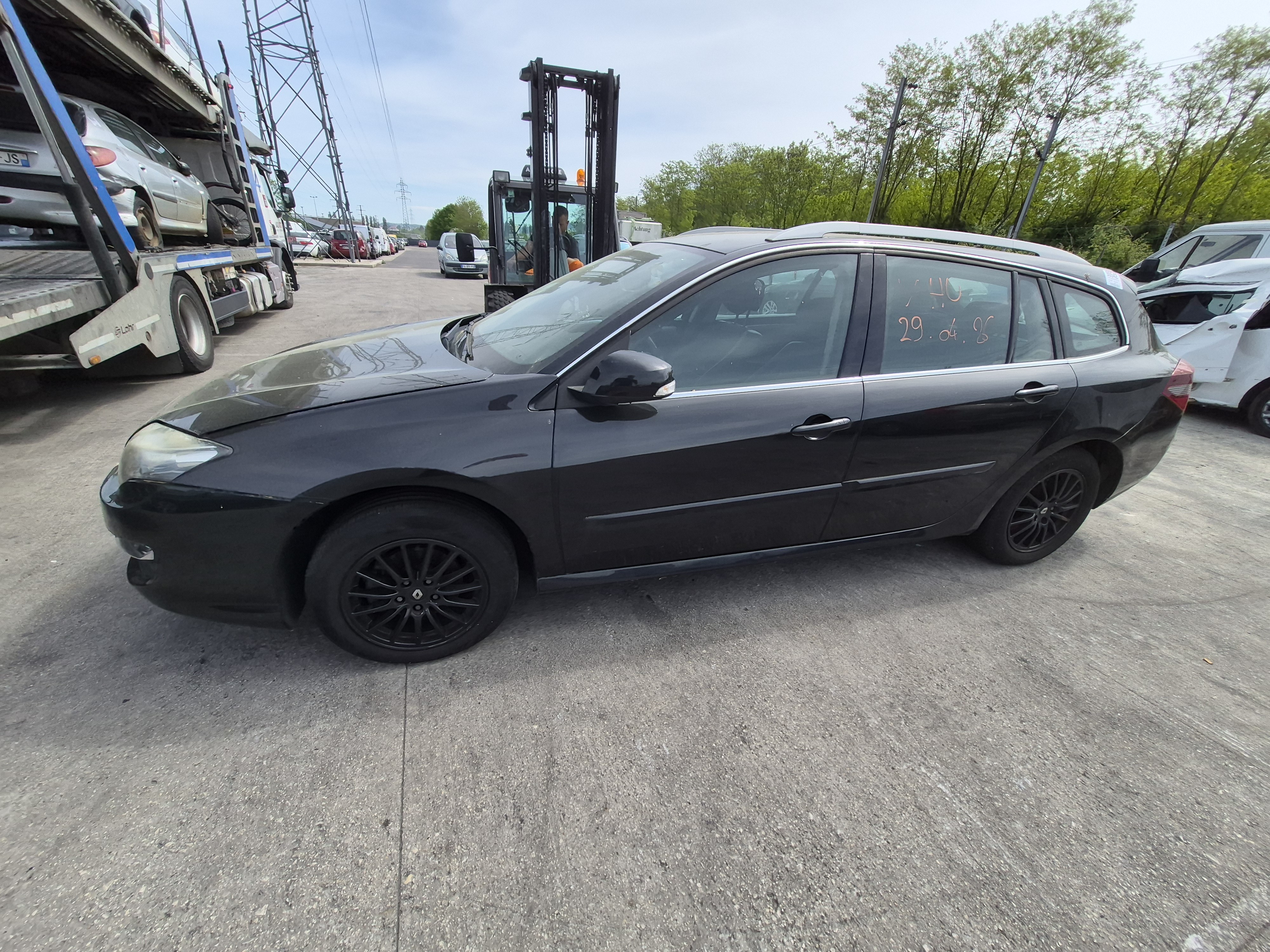 Volant pour RENAULT LAGUNA 3 PHASE 2 BREAK Volant pour RENAULT LAGUNA 3 PHASE 2 BREAK