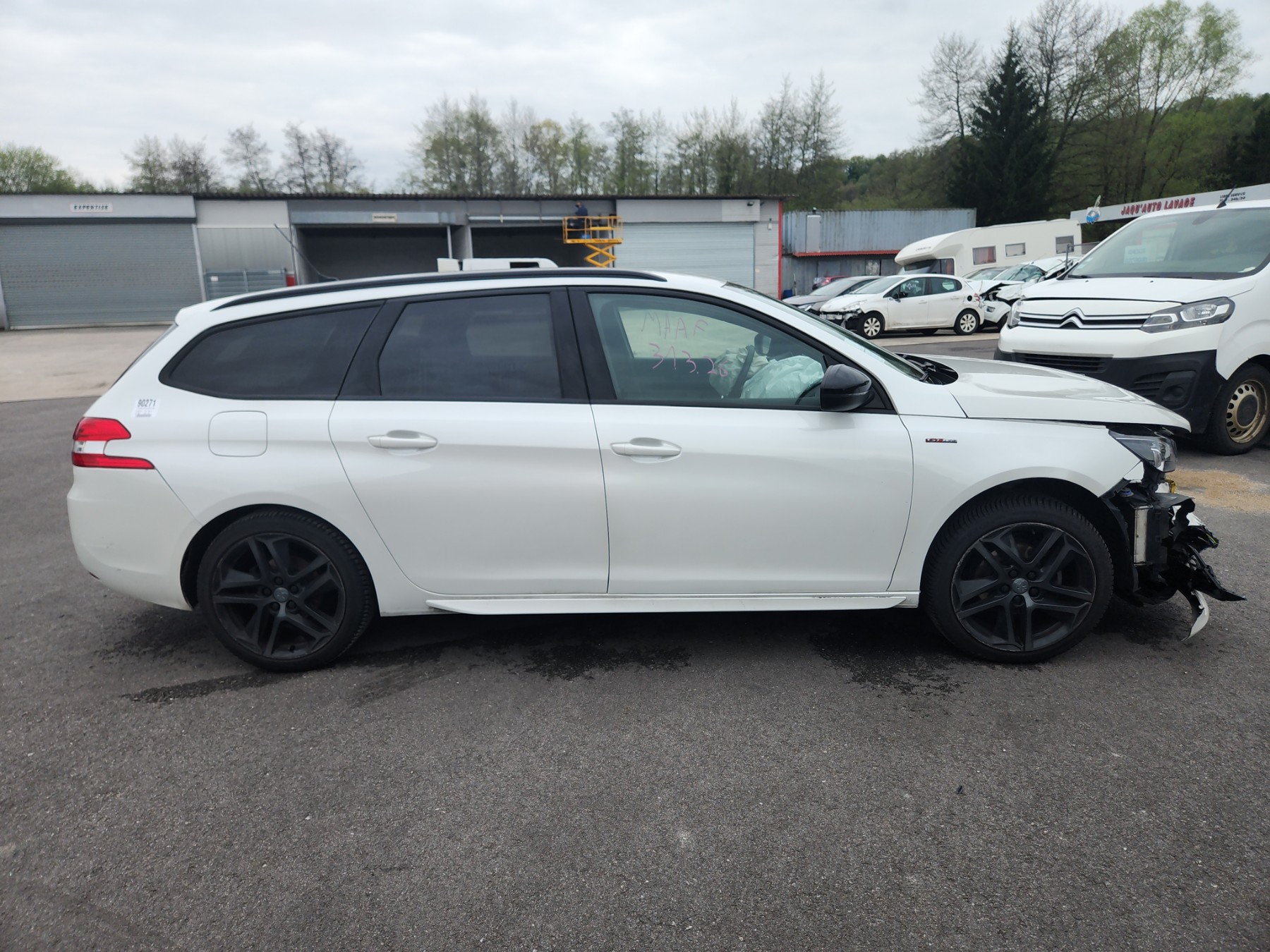 Réservoir AdBlue pour PEUGEOT 308 2 SW PHASE 2 BREAK Réservoir AdBlue pour PEUGEOT 308 2 SW PHASE 2 BREAK