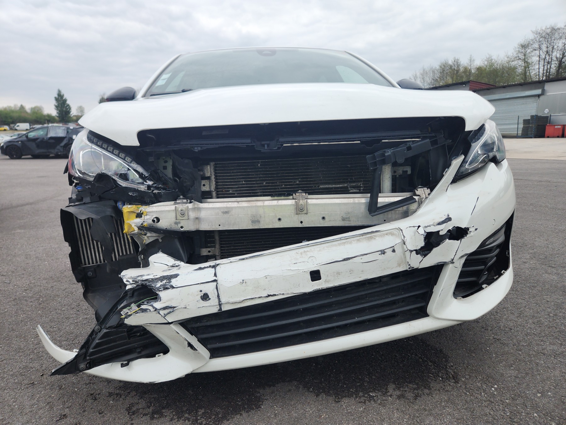 Réservoir AdBlue pour PEUGEOT 308 2 SW PHASE 2 BREAK Réservoir AdBlue pour PEUGEOT 308 2 SW PHASE 2 BREAK