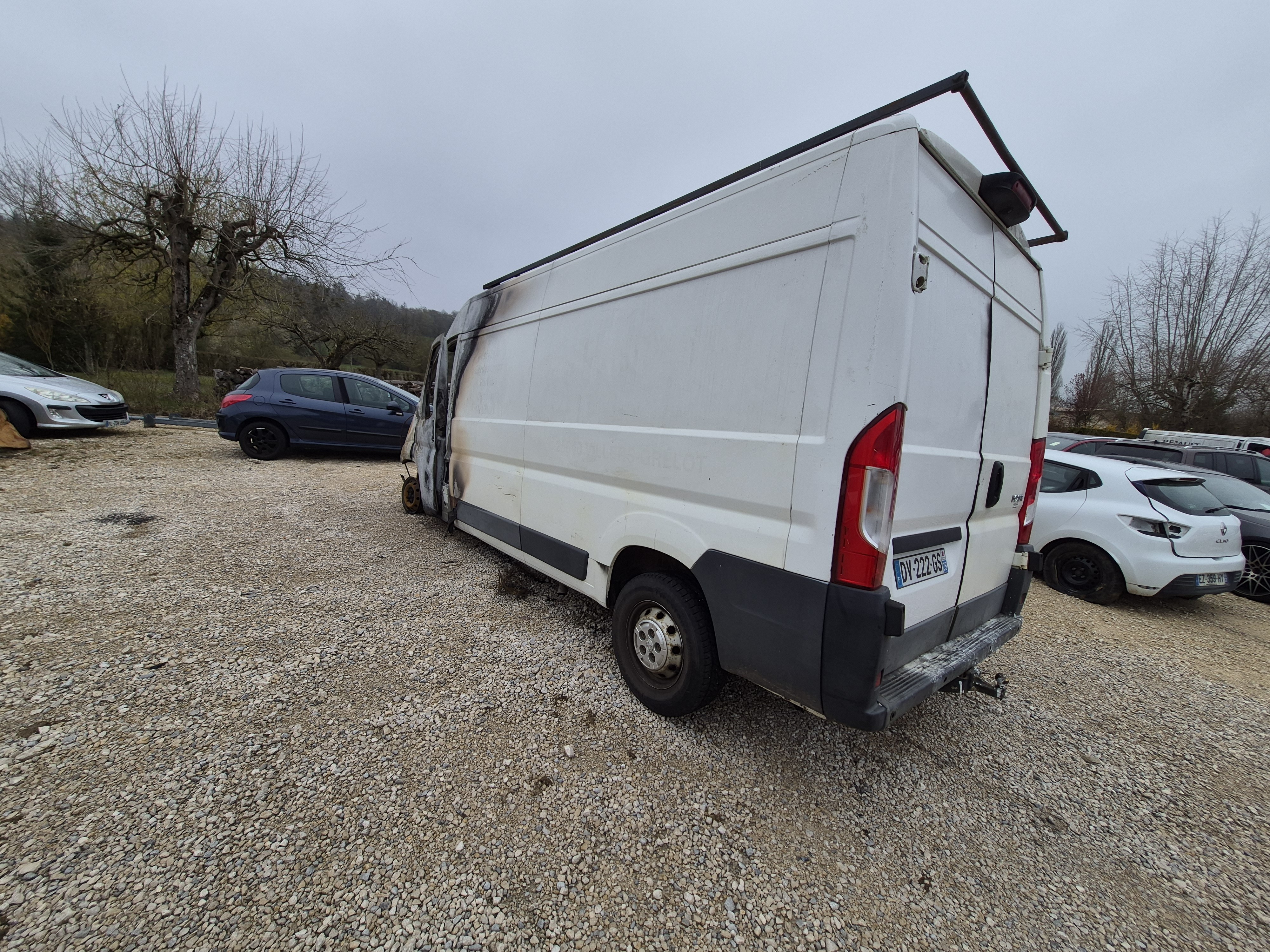 Crosse arriere gauche pour PEUGEOT BOXER 3 PHASE 2 Crosse arriere gauche pour PEUGEOT BOXER 3 PHASE 2