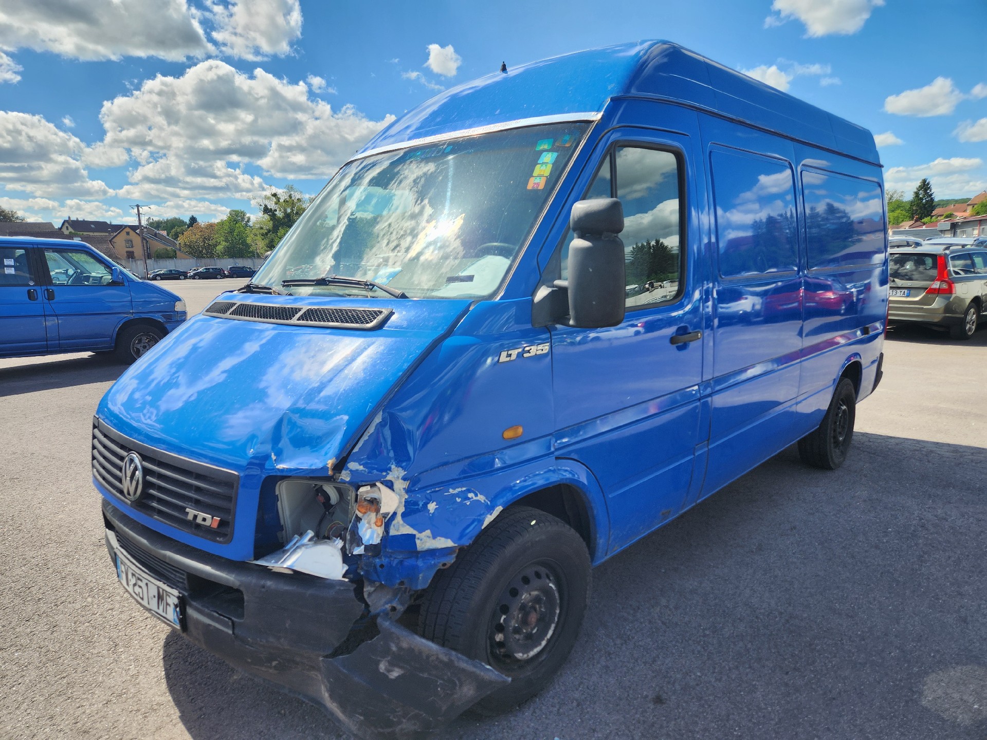 Aile avant droit pour VOLKSWAGEN LT 2 Aile avant droit pour VOLKSWAGEN LT 2