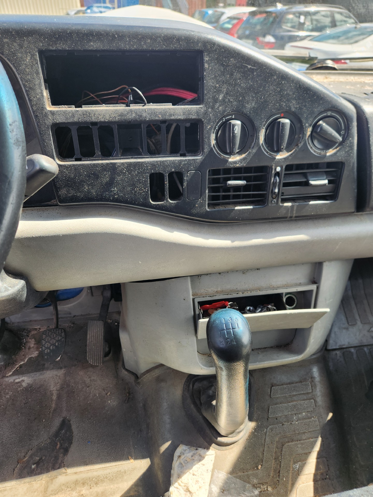Optique avant principal droit (feux)(phare) pour VOLKSWAGEN LT 2 Optique avant principal droit (feux)(phare) pour VOLKSWAGEN LT 2