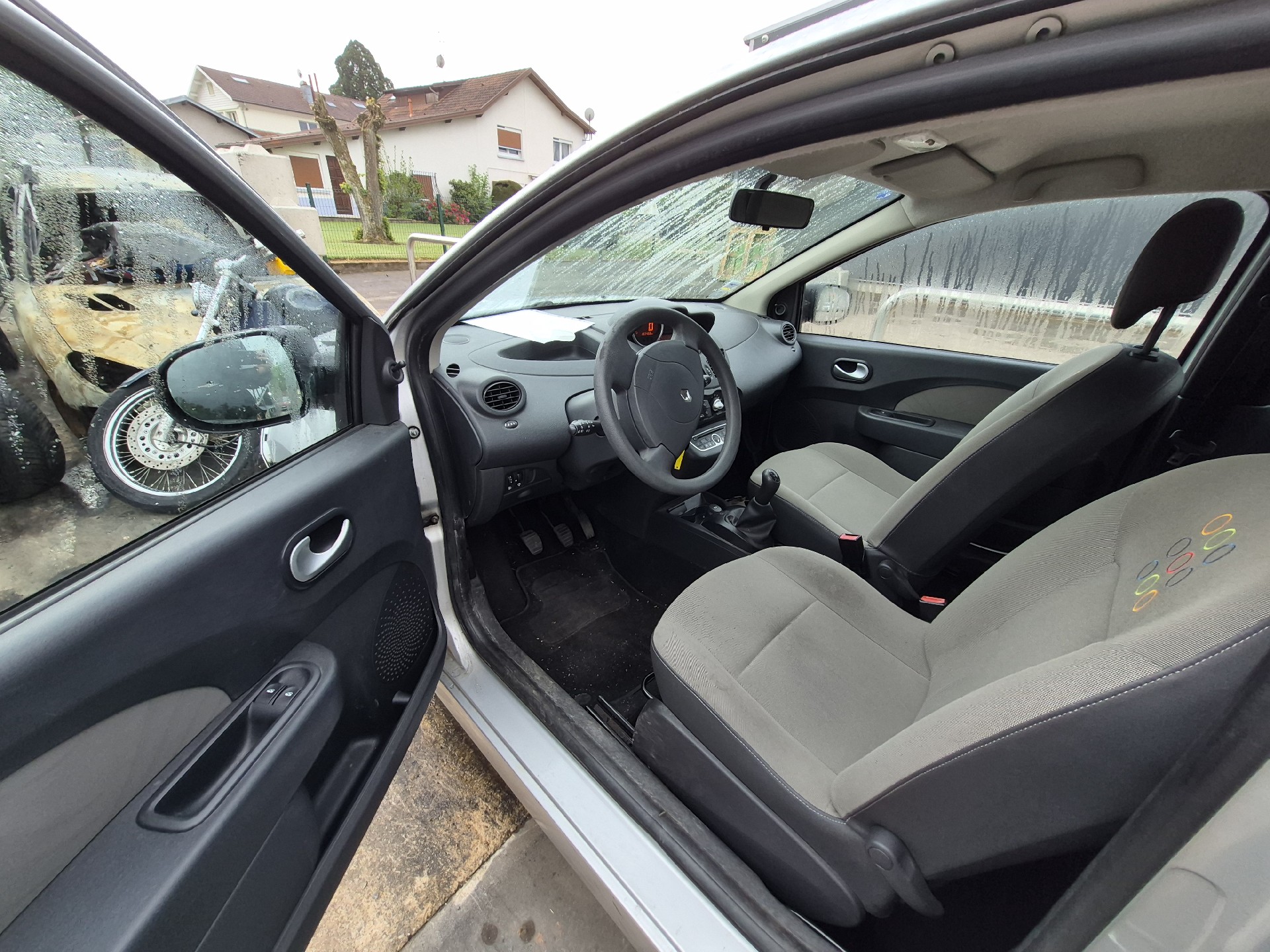 Repetiteur clignotant avant gauche (Feux) pour RENAULT TWINGO 2 PHASE 1 Repetiteur clignotant avant gauche (Feux) pour RENAULT TWINGO 2 PHASE 1