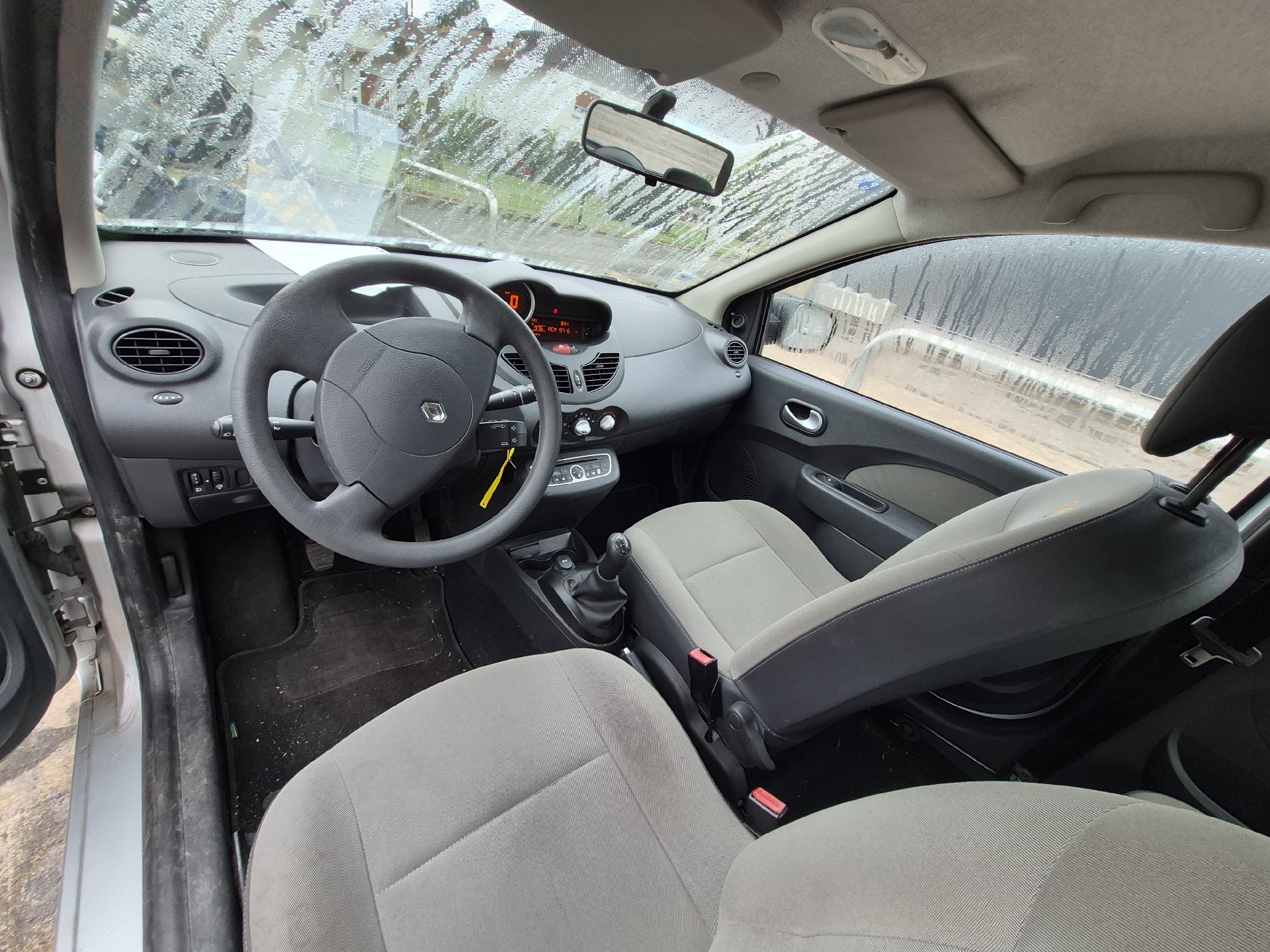 Repetiteur clignotant avant gauche (Feux) pour RENAULT TWINGO 2 PHASE 1 Repetiteur clignotant avant gauche (Feux) pour RENAULT TWINGO 2 PHASE 1