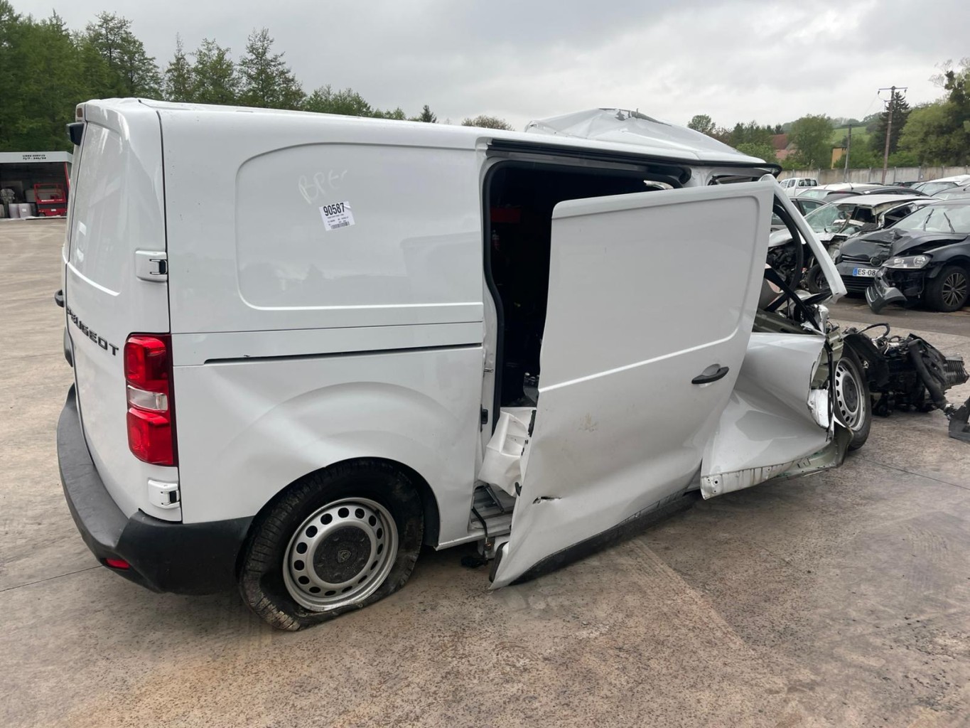 Demi train arriere droit pour PEUGEOT EXPERT 3 PHASE 2 Demi train arriere droit pour PEUGEOT EXPERT 3 PHASE 2