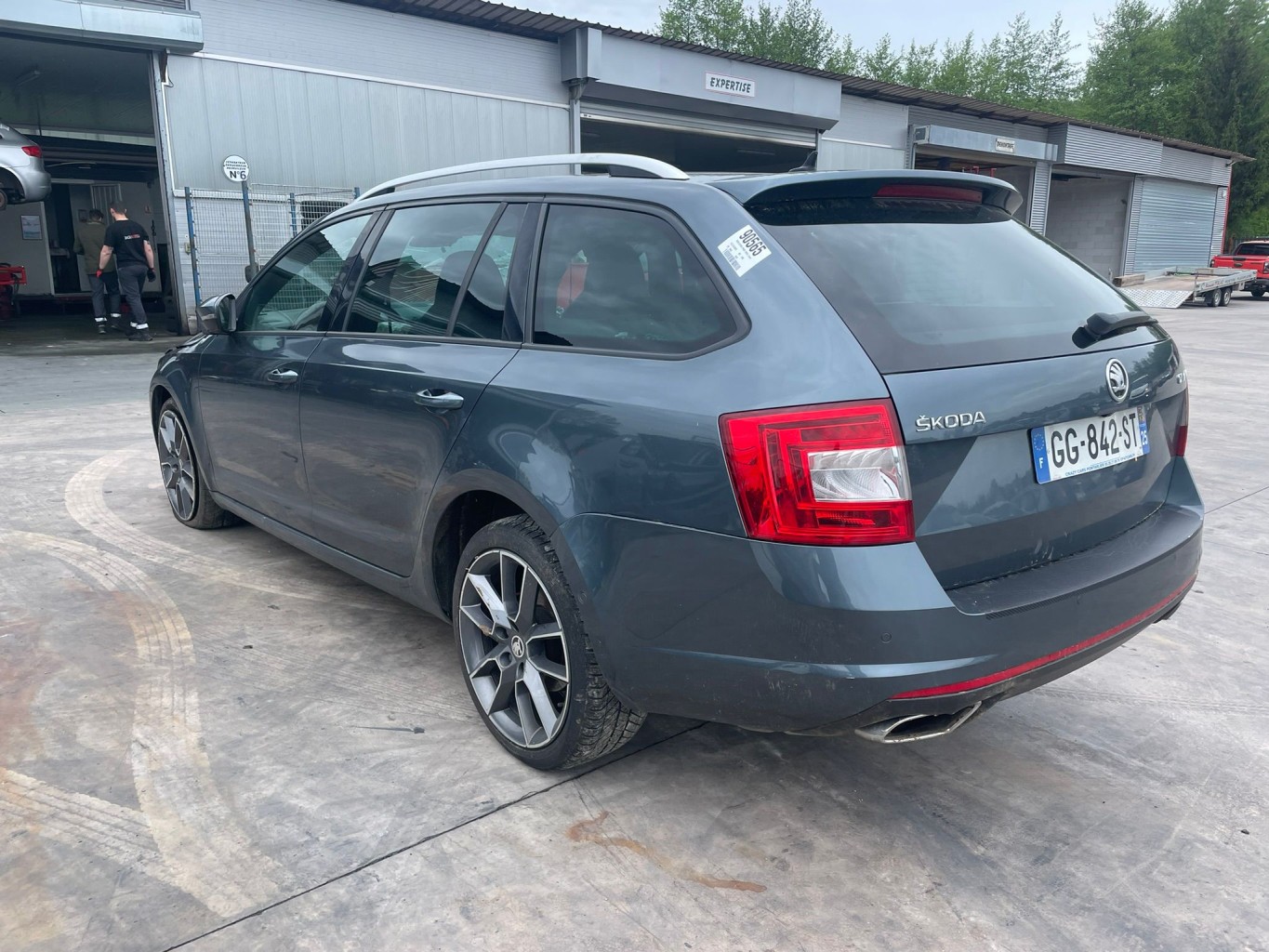 Pare choc arriere pour SKODA OCTAVIA 3 PHASE 1 BREAK Pare choc arriere pour SKODA OCTAVIA 3 PHASE 1 BREAK