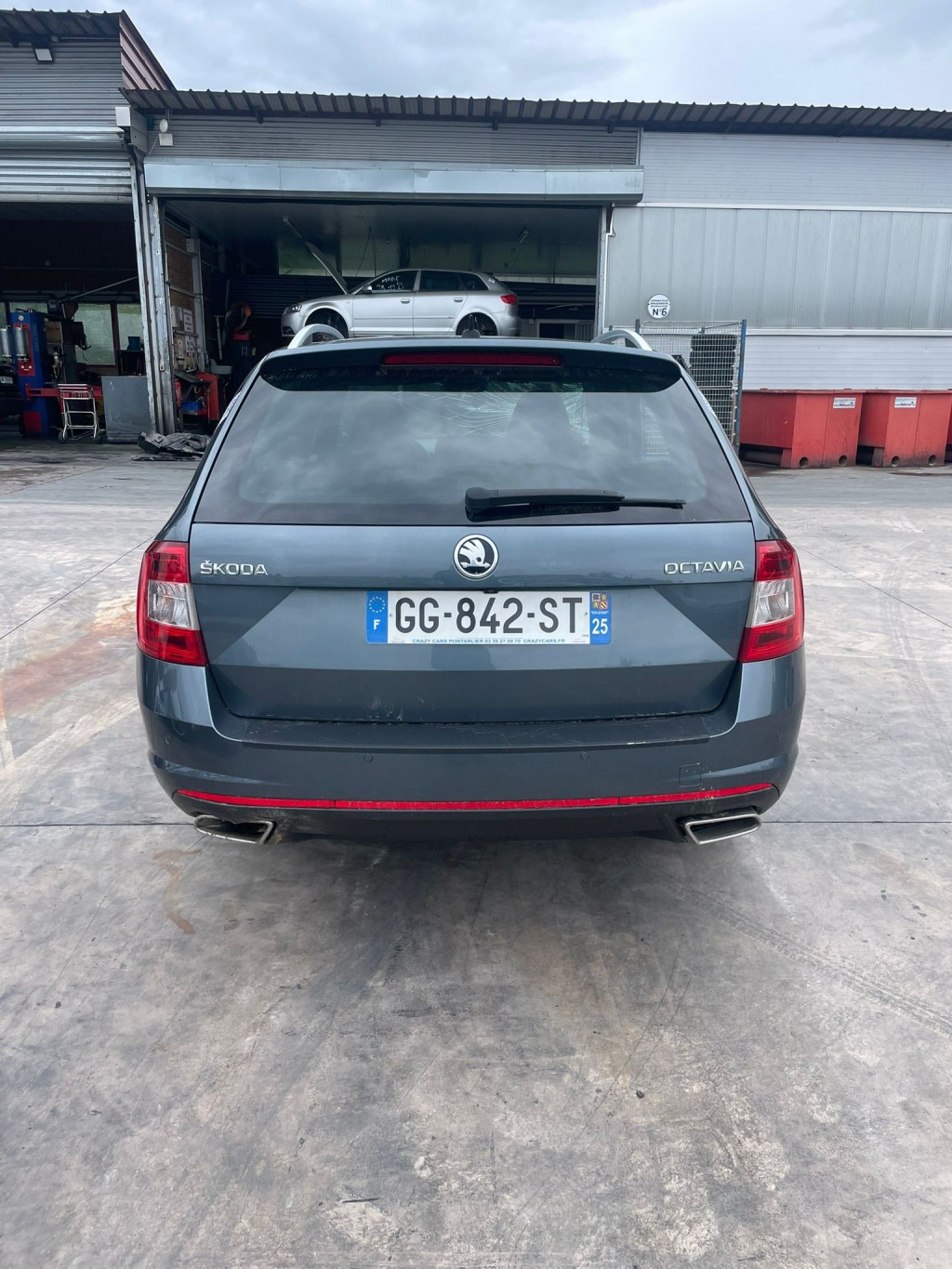 Pare choc arriere pour SKODA OCTAVIA 3 PHASE 1 BREAK Pare choc arriere pour SKODA OCTAVIA 3 PHASE 1 BREAK