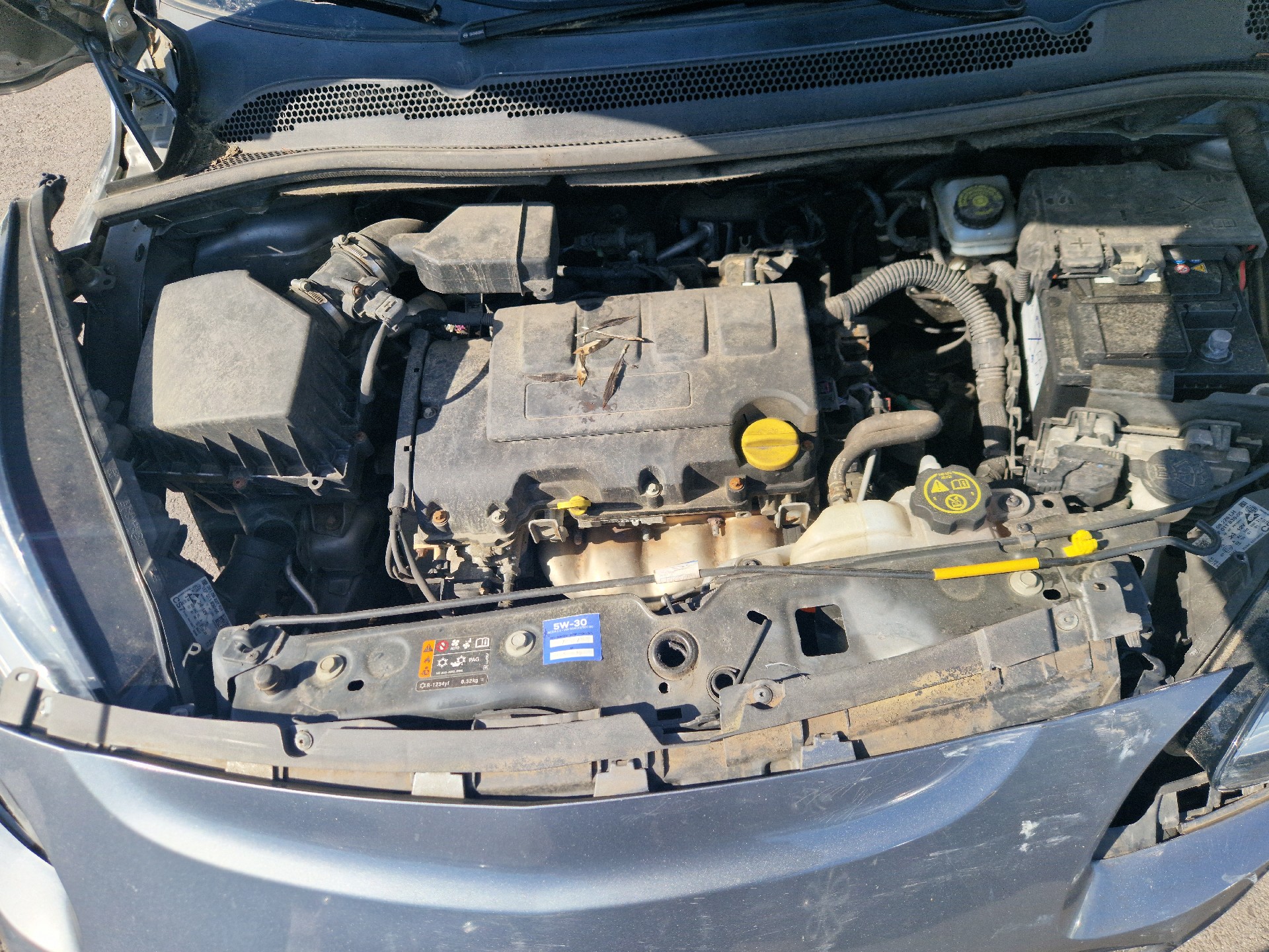 Poignee porte arriere gauche pour OPEL CORSA E Poignee porte arriere gauche pour OPEL CORSA E