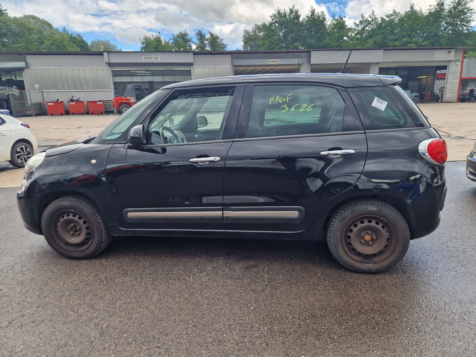 Pare choc avant pour FIAT 500L PHASE 2 Pare choc avant pour FIAT 500L PHASE 2