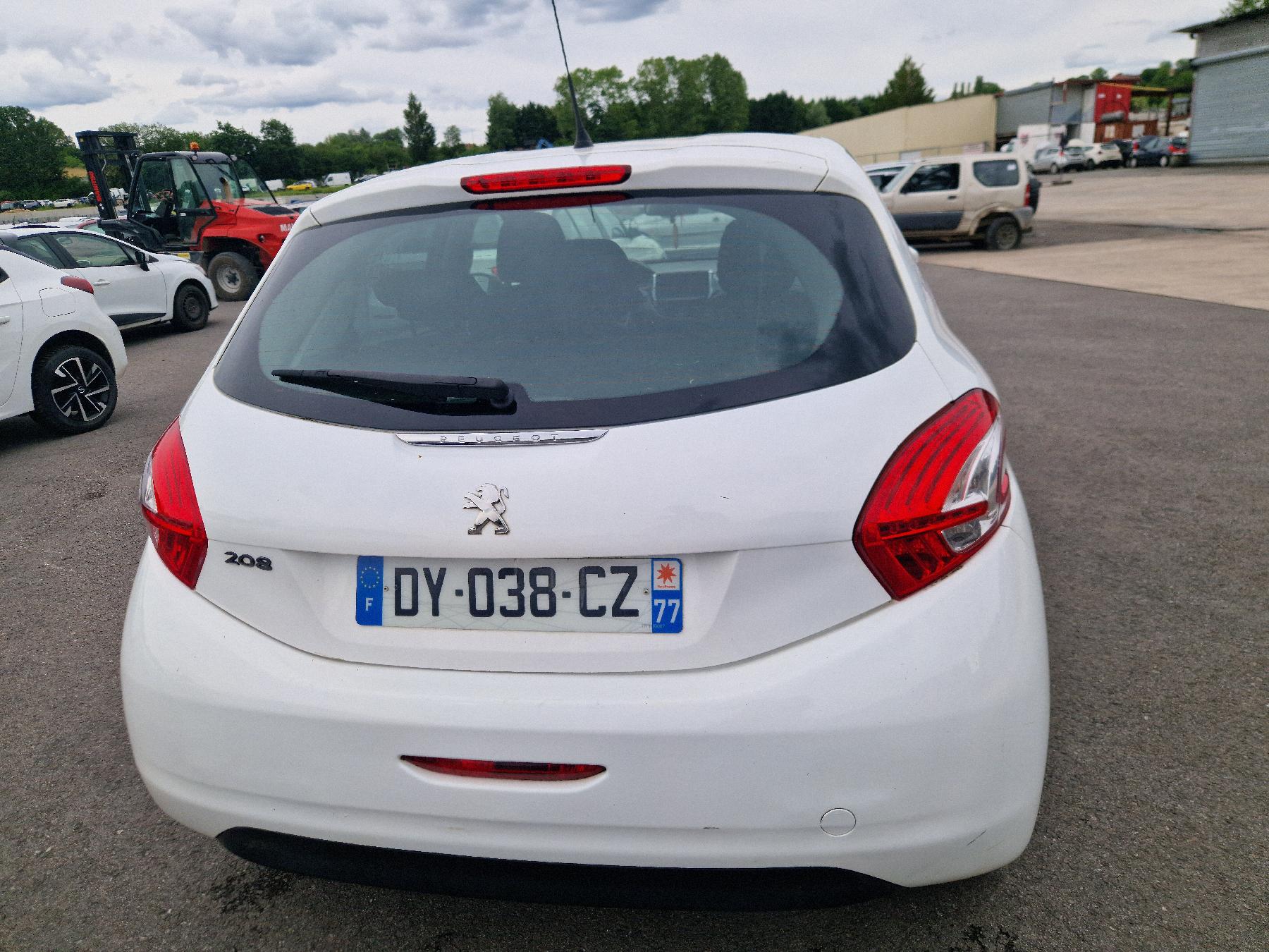Feu arriere stop central pour PEUGEOT 208 1 PHASE 2 Feu arriere stop central pour PEUGEOT 208 1 PHASE 2