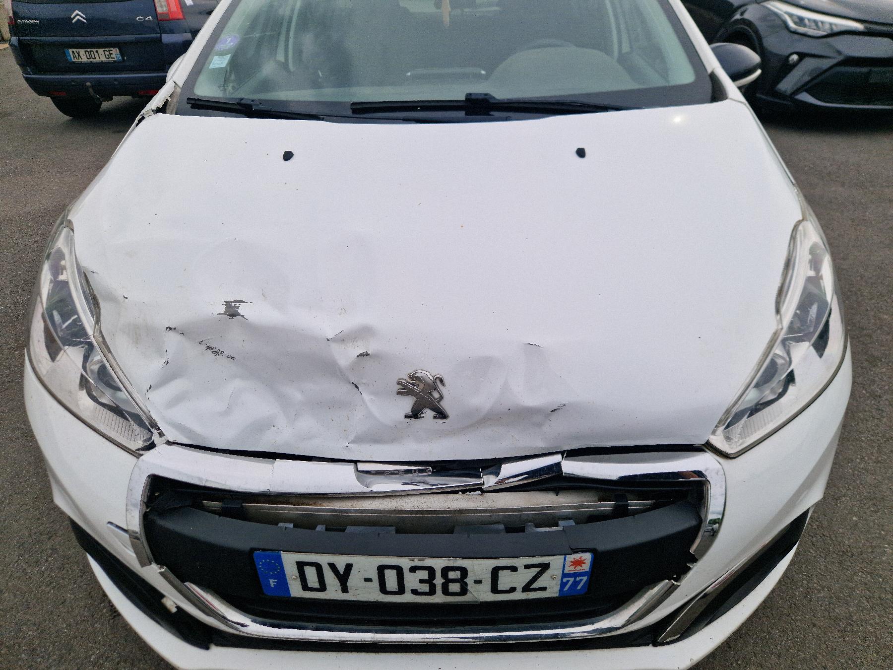 Feu arriere stop central pour PEUGEOT 208 1 PHASE 2 Feu arriere stop central pour PEUGEOT 208 1 PHASE 2