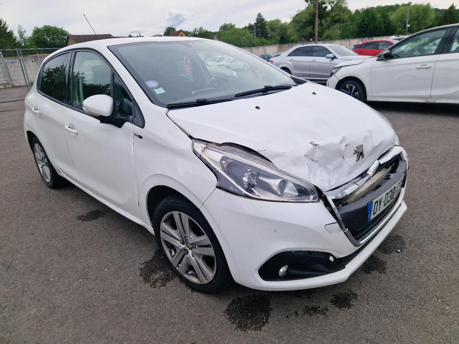 Feu arriere stop central pour PEUGEOT 208 1 PHASE 2 Feu arriere stop central pour PEUGEOT 208 1 PHASE 2